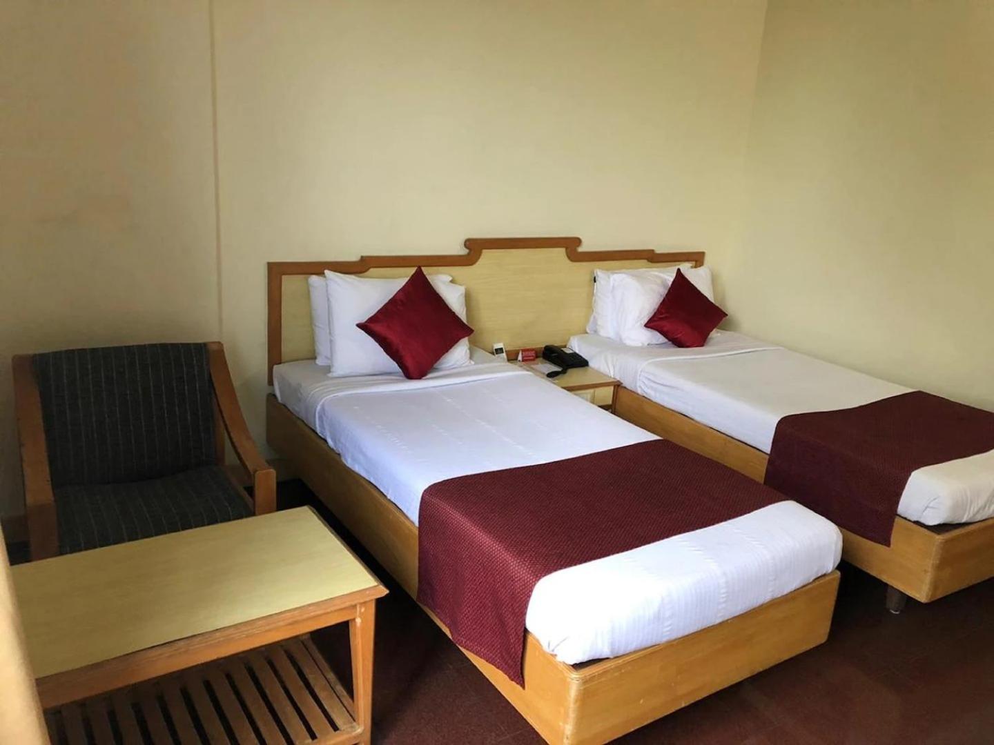 Standard Twin Room - Photo 9
