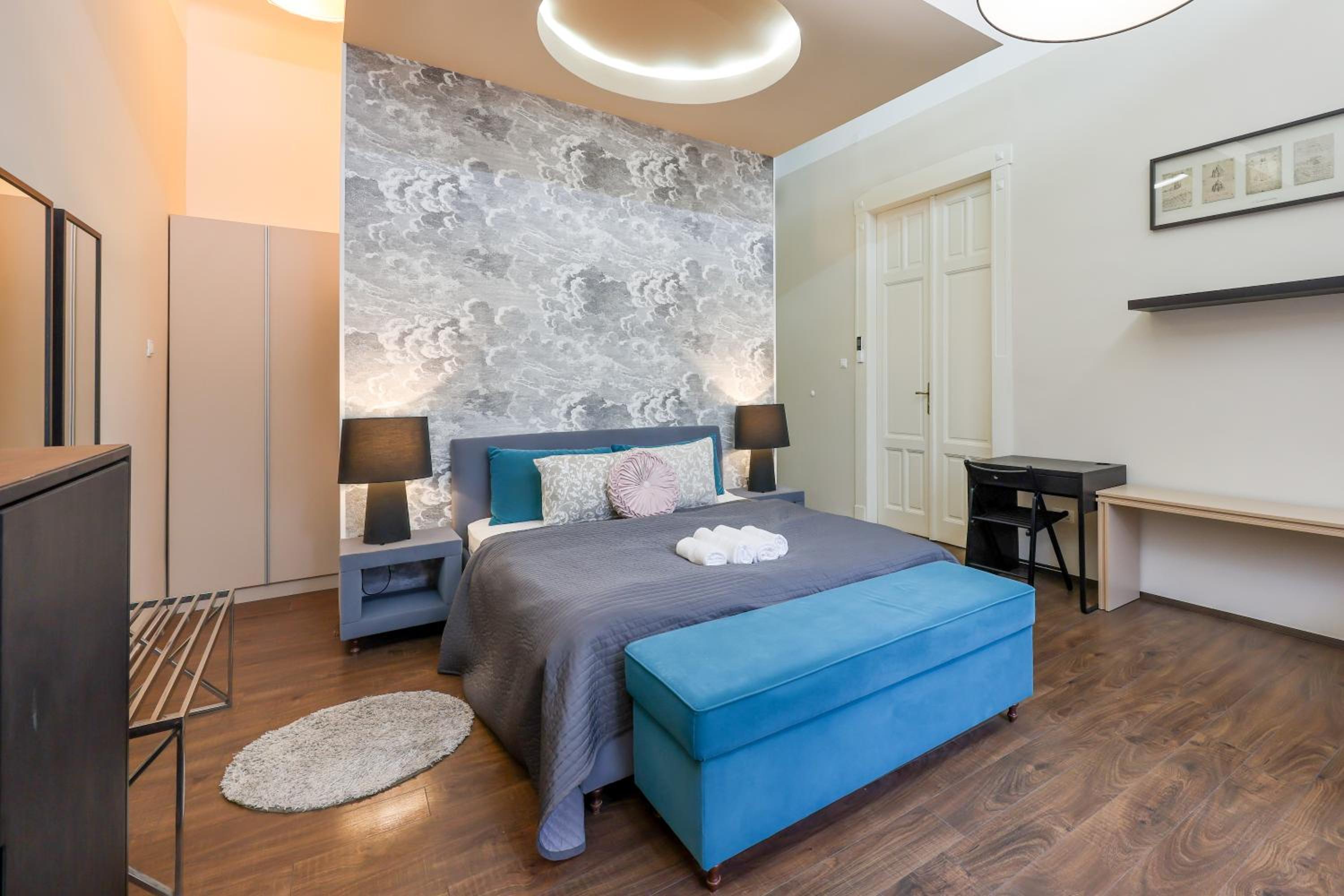 Deluxe Apartment