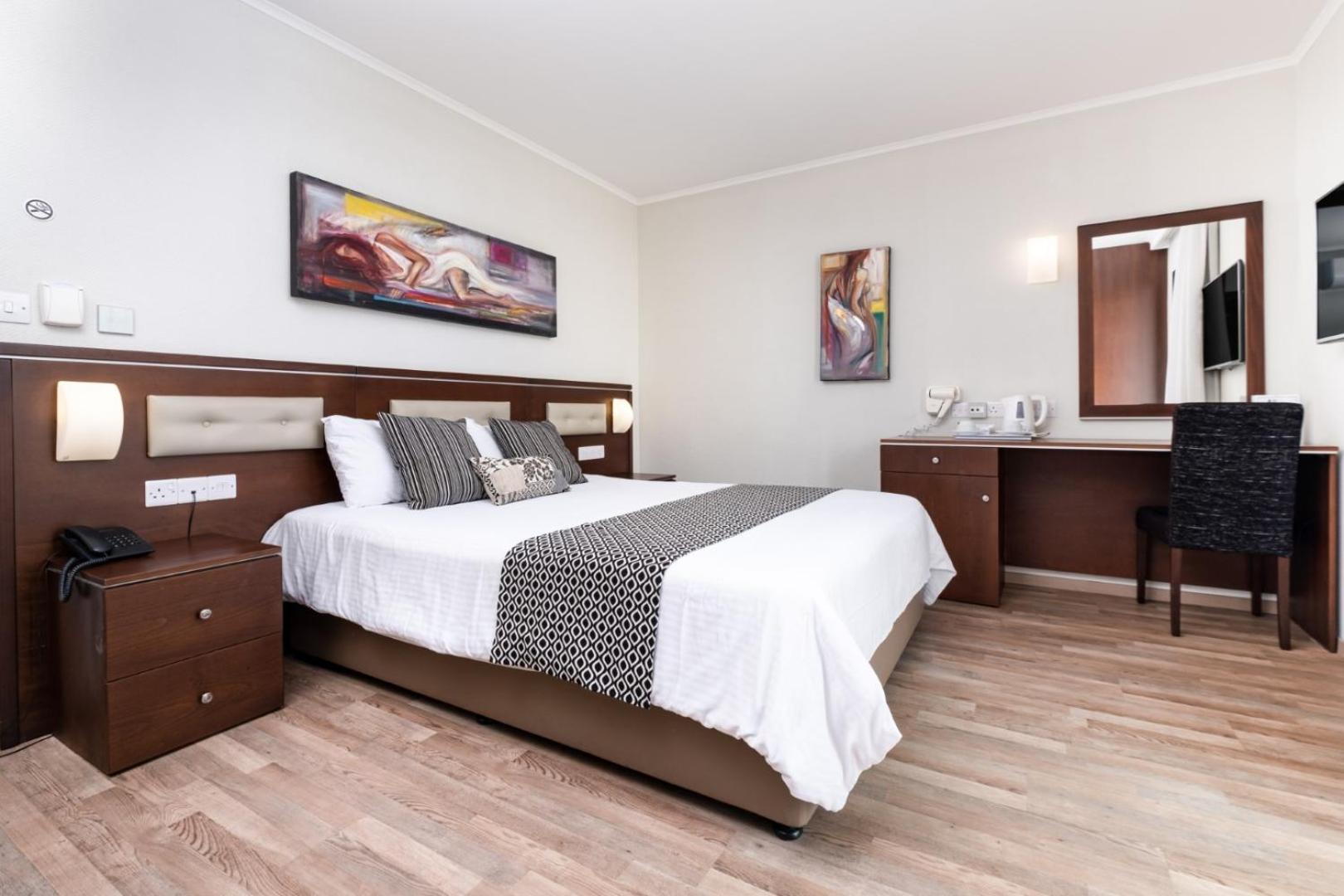 Double or Twin Room - Photo 2