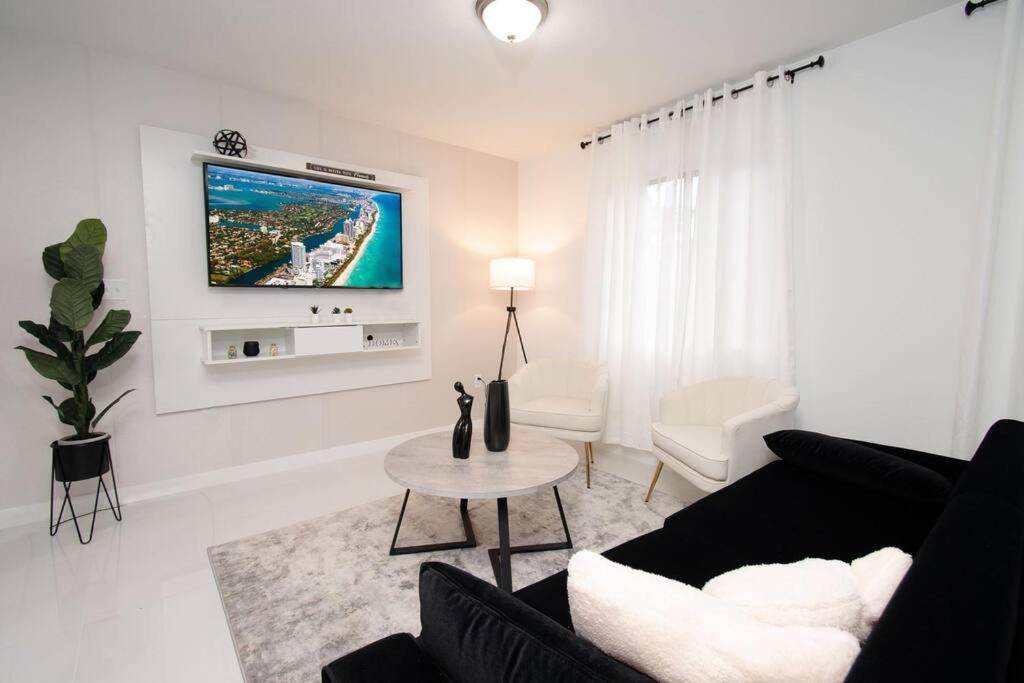 Three-Bedroom Villa photo 1