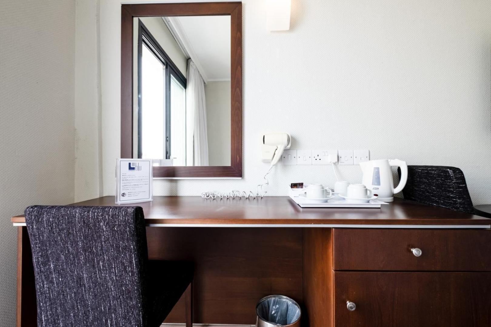 Double or Twin Room - Photo 3