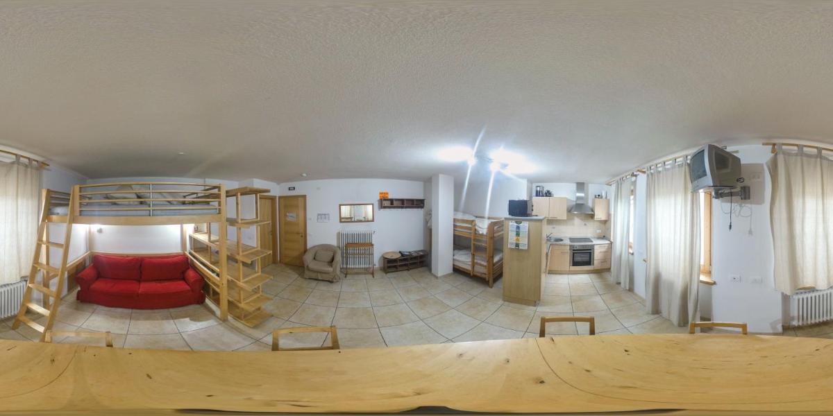 Bunk Bed in Mixed Dormitory Room