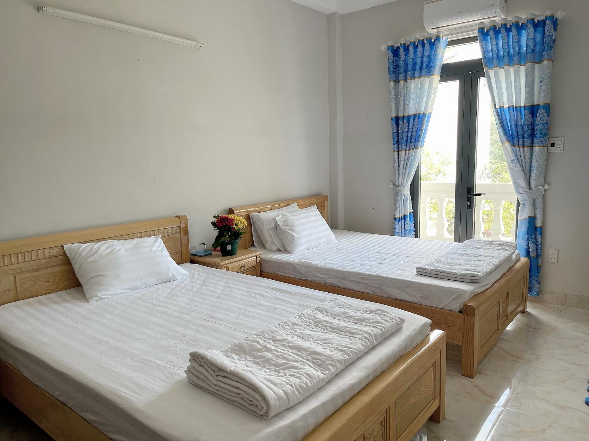 Quadruple Room with Balcony photo 2