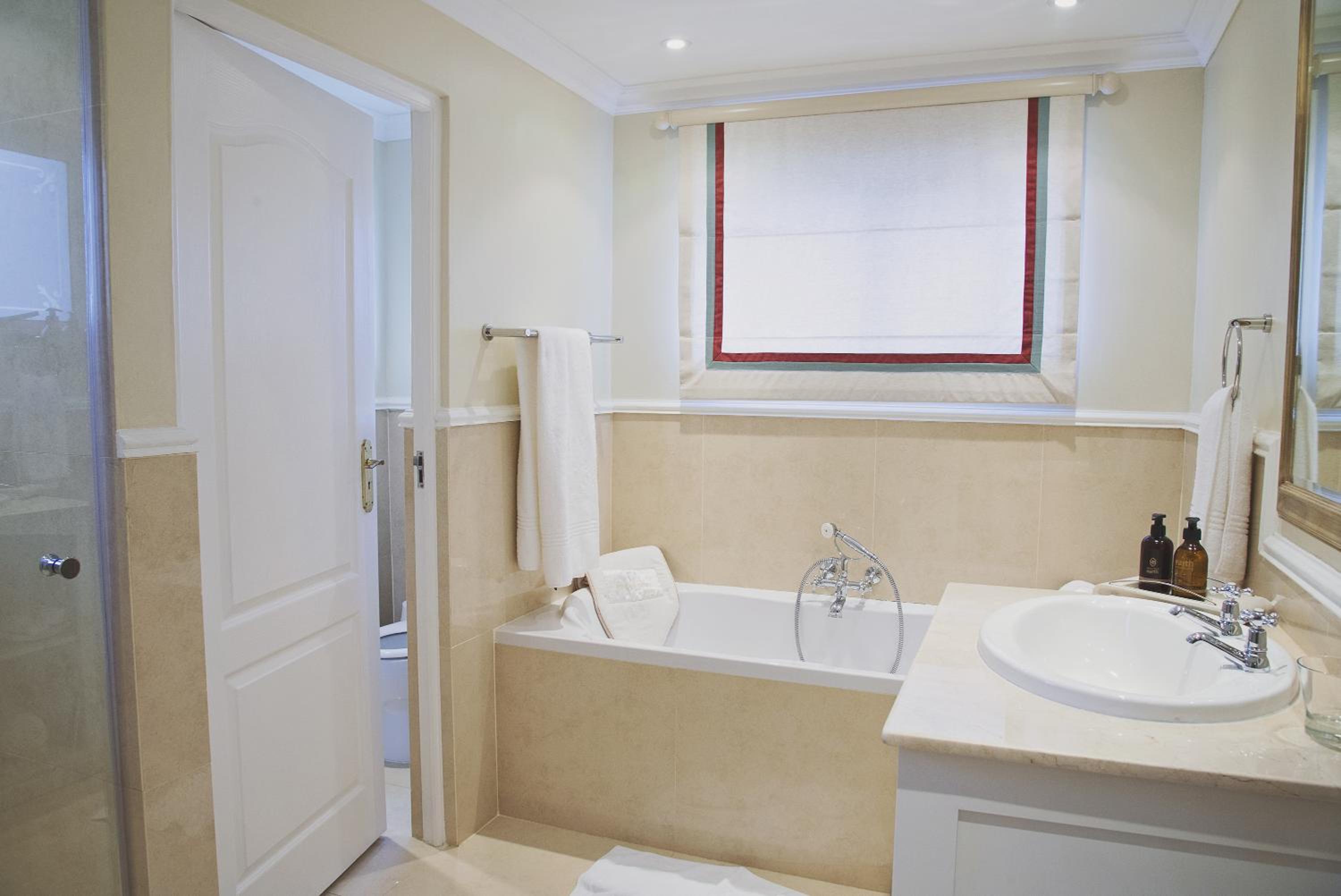 Family Suite - Photo 6