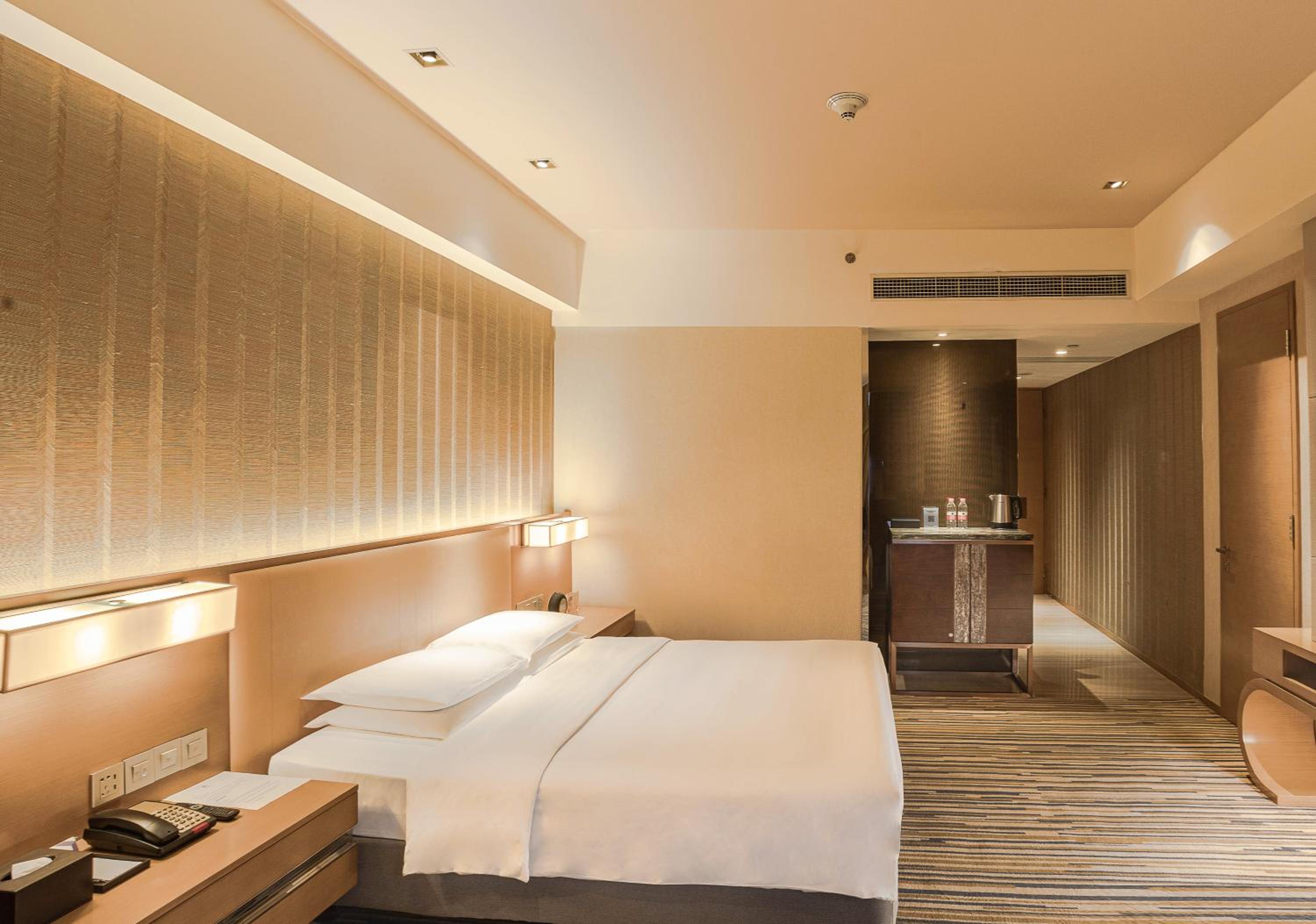 King Room - Club Access photo 2