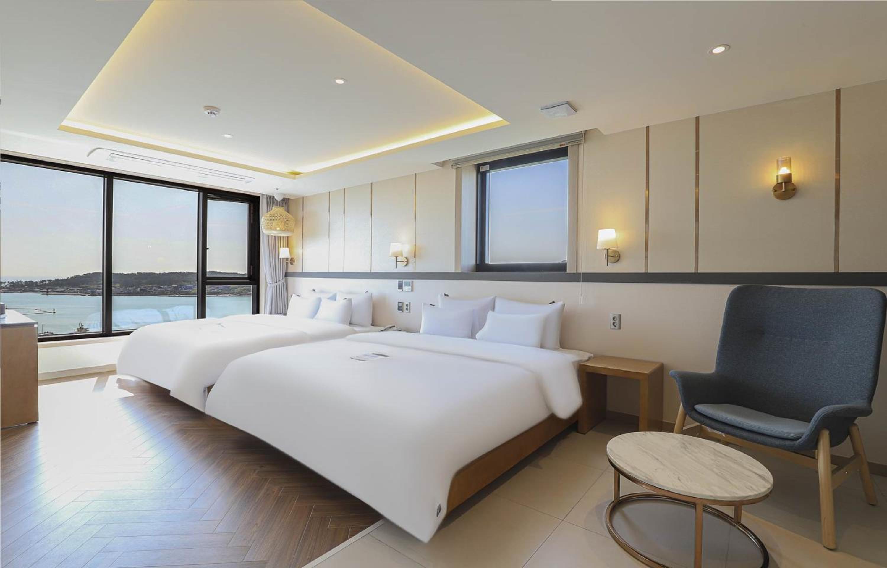PKG) Golden Suite Twin Spa Room with Ocean View - Pool access 2person