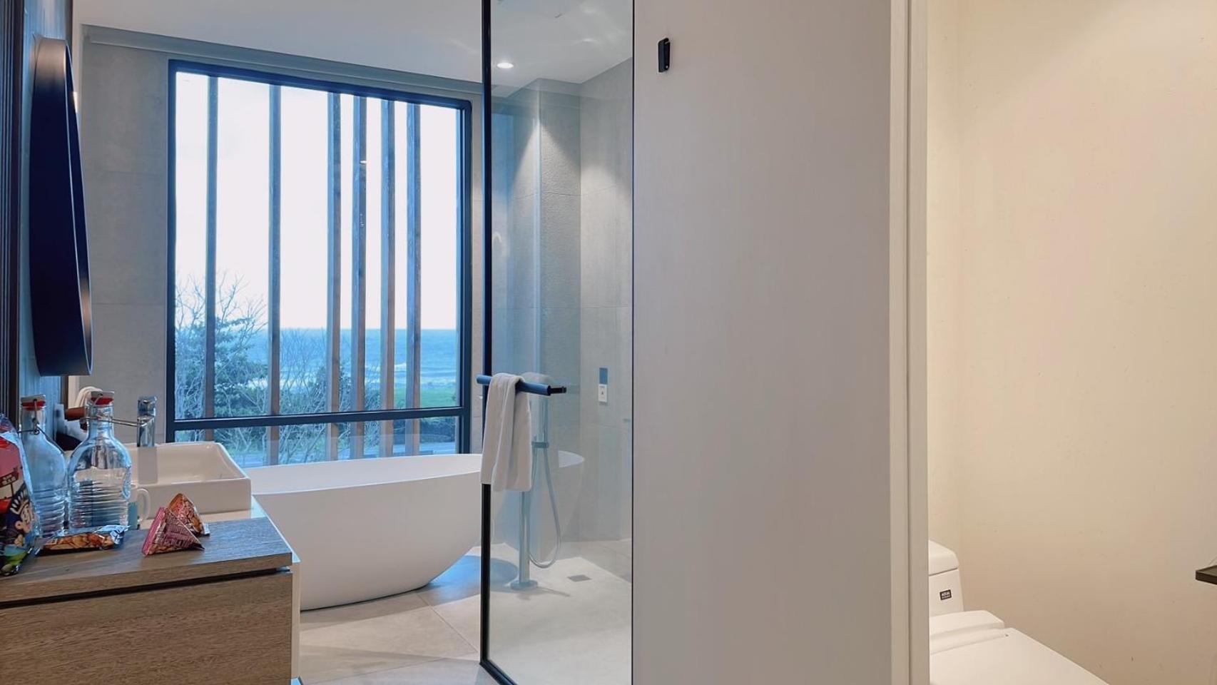 Double Room with Sea View - Photo 4