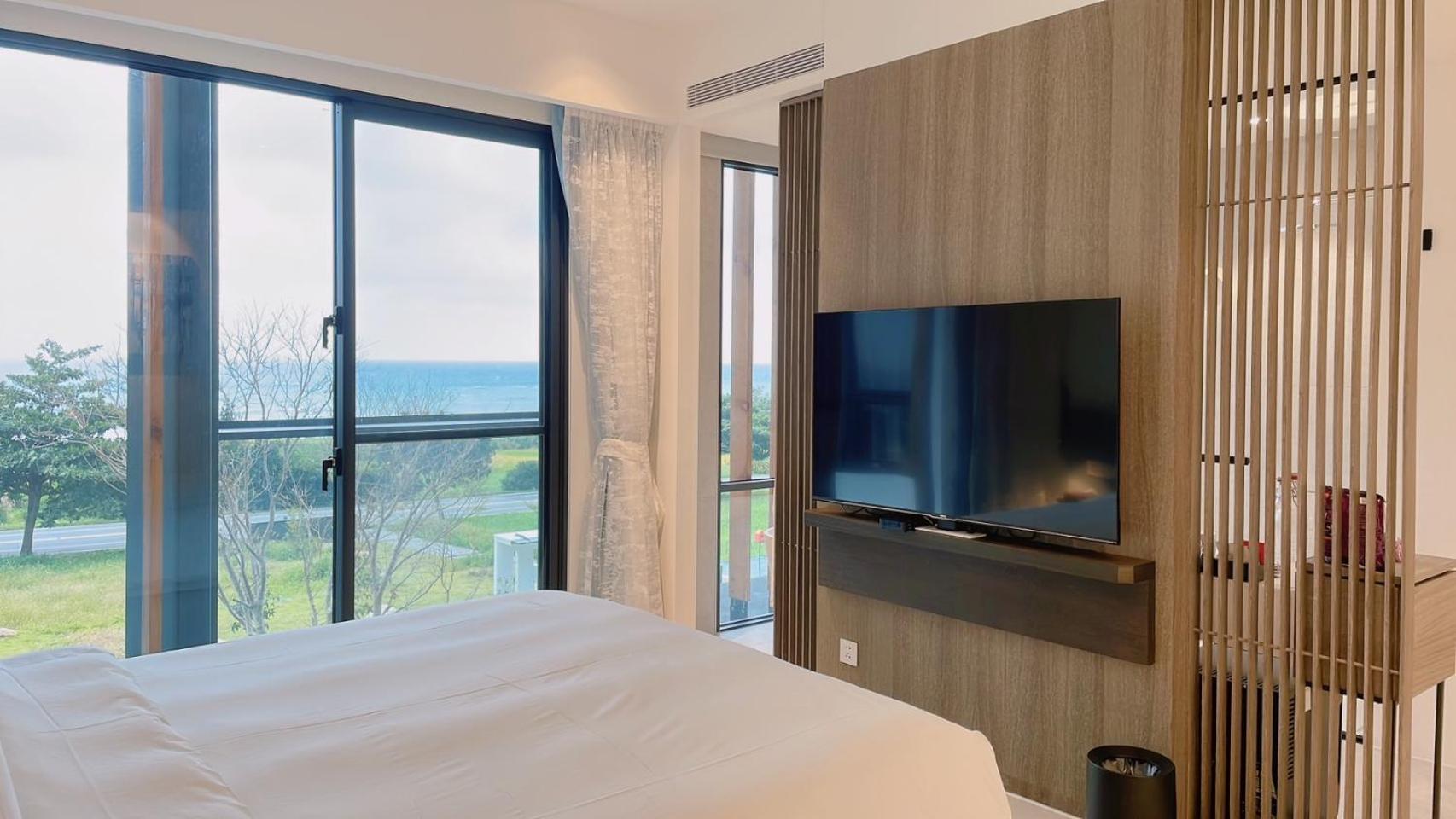 Double Room with Sea View - Photo 3
