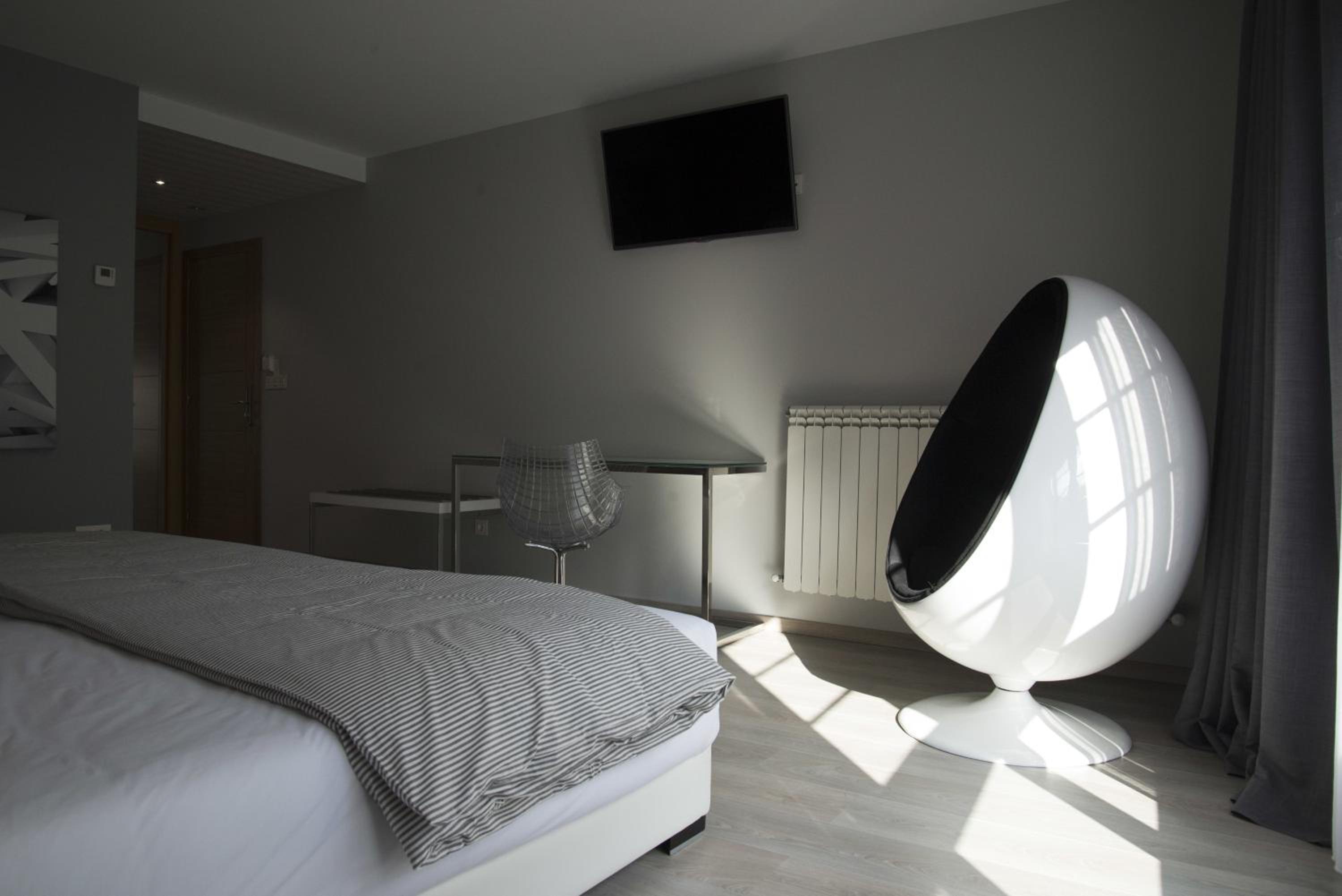 Deluxe King Room photo 3
