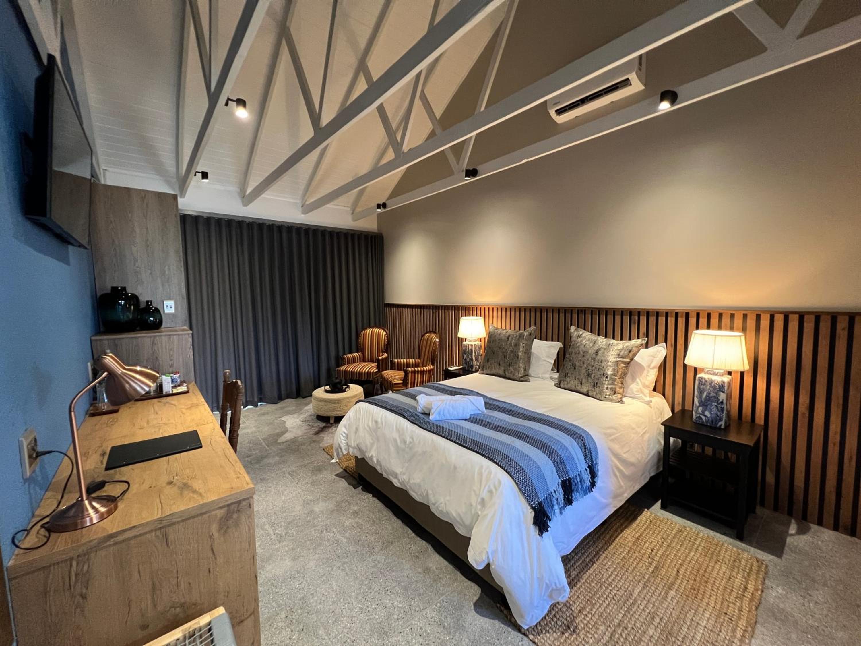 Executive Queen Room - Photo 8