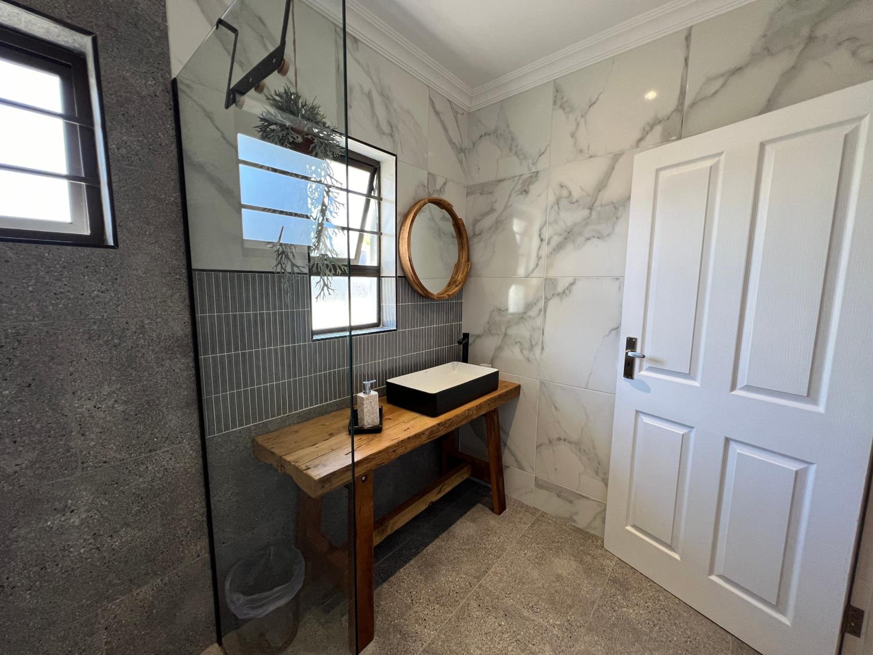 Executive Queen Room - Photo 9