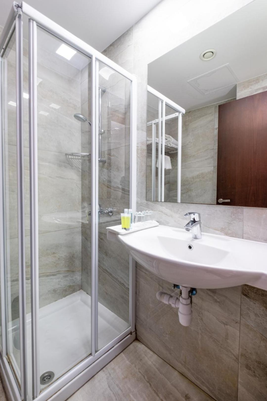 Triple Room - Photo 5