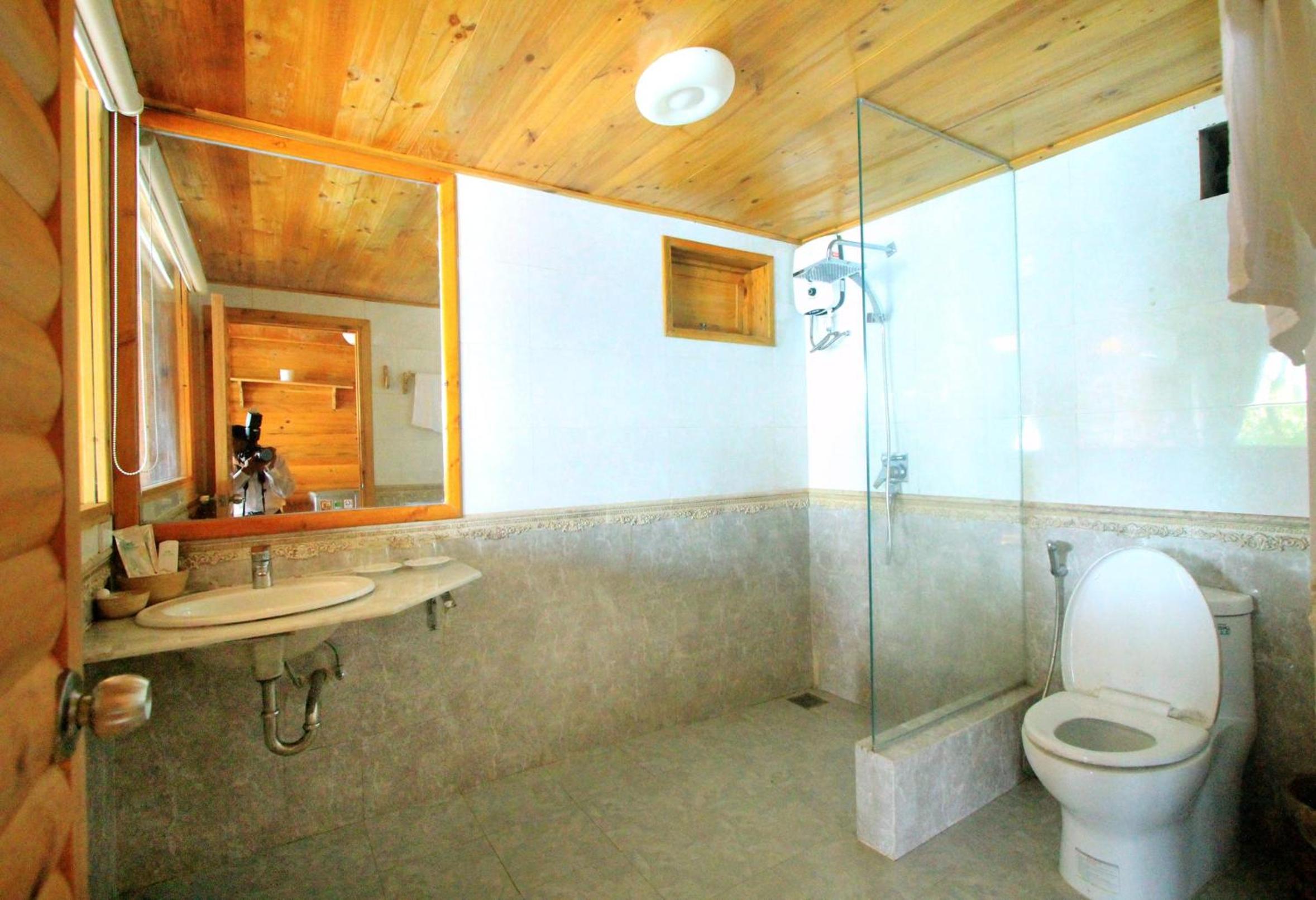 Superior Bungalow photo 2