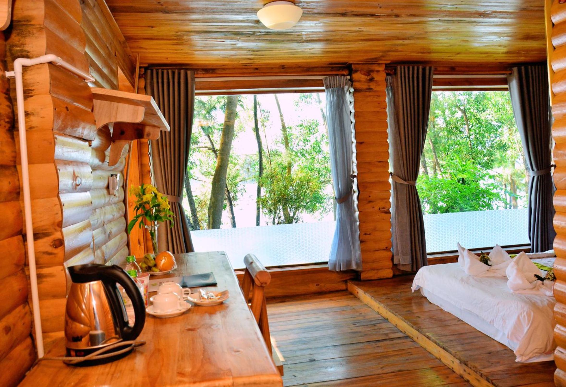 Superior Bungalow photo 1