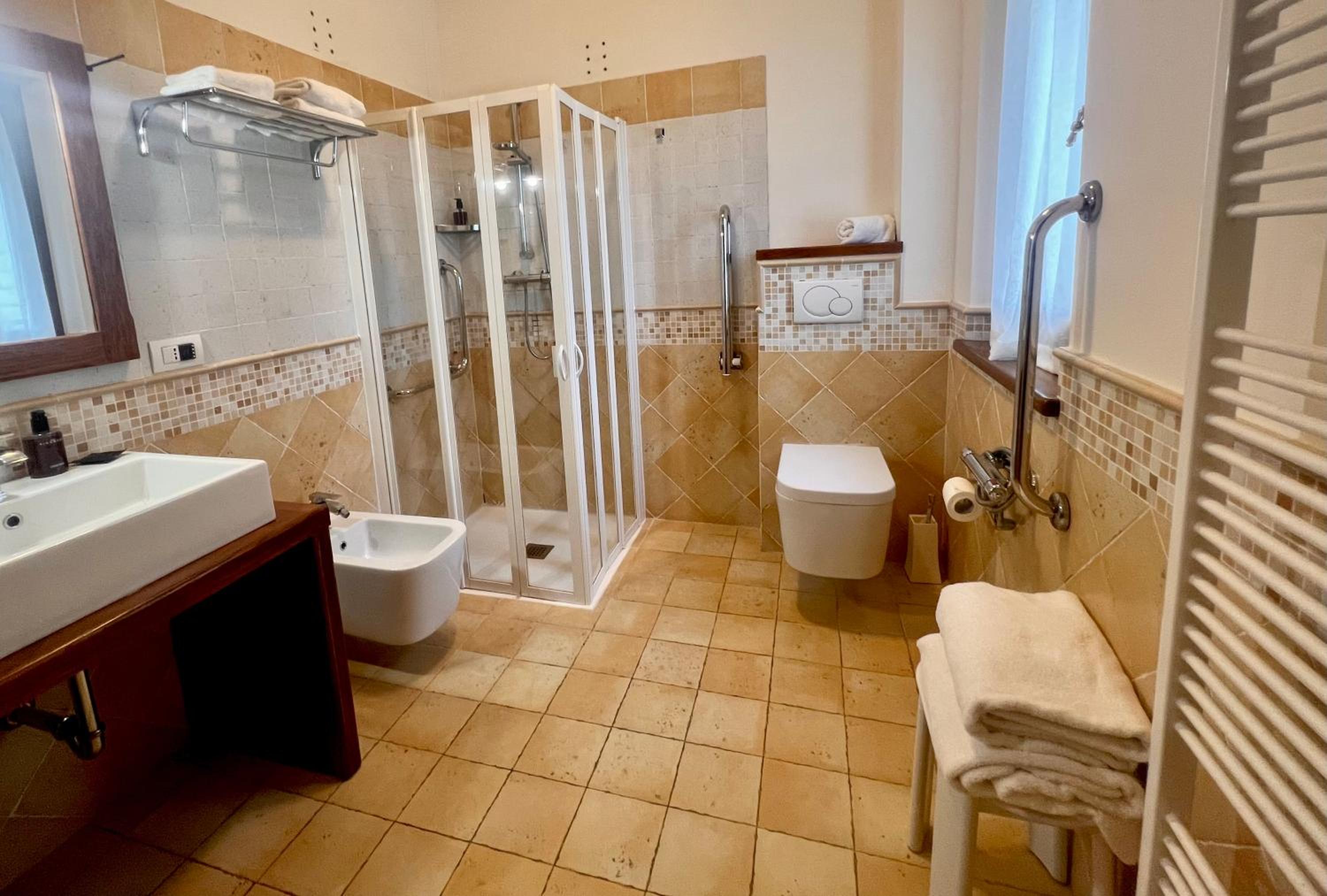 Double Room - Photo 4
