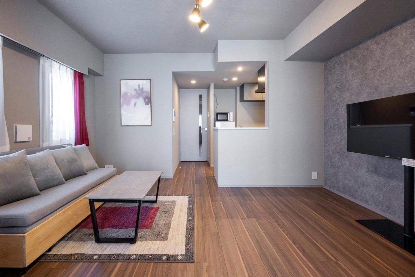 One-Bedroom Apartment photo 3