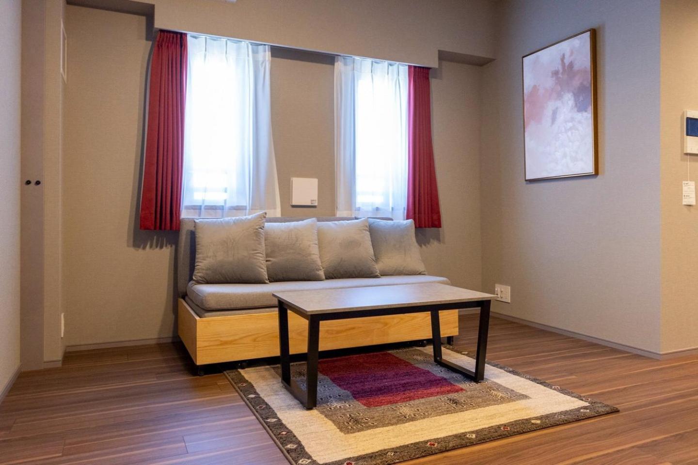 One-Bedroom Apartment photo 3