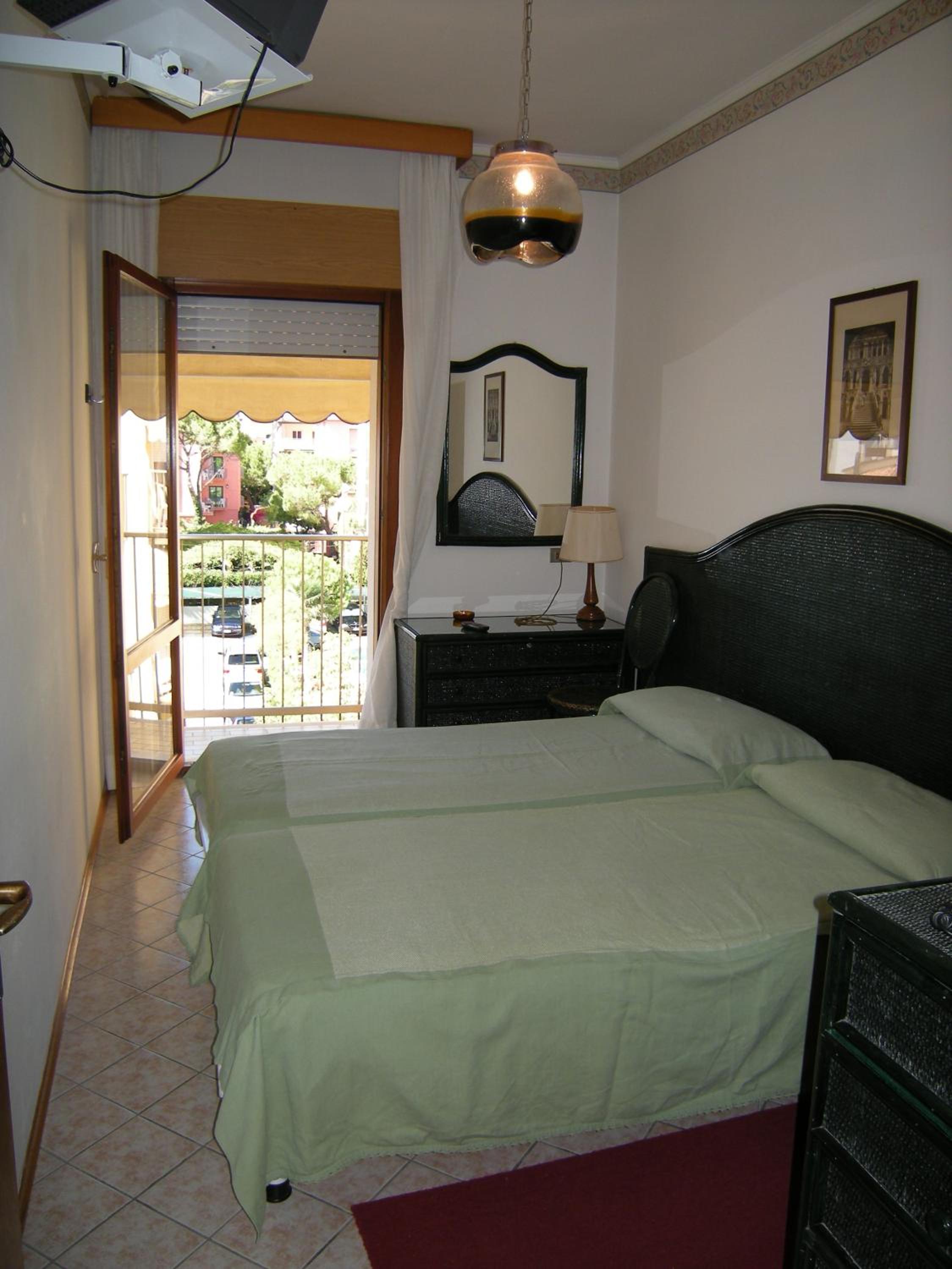 Double or Twin Room - Photo 1