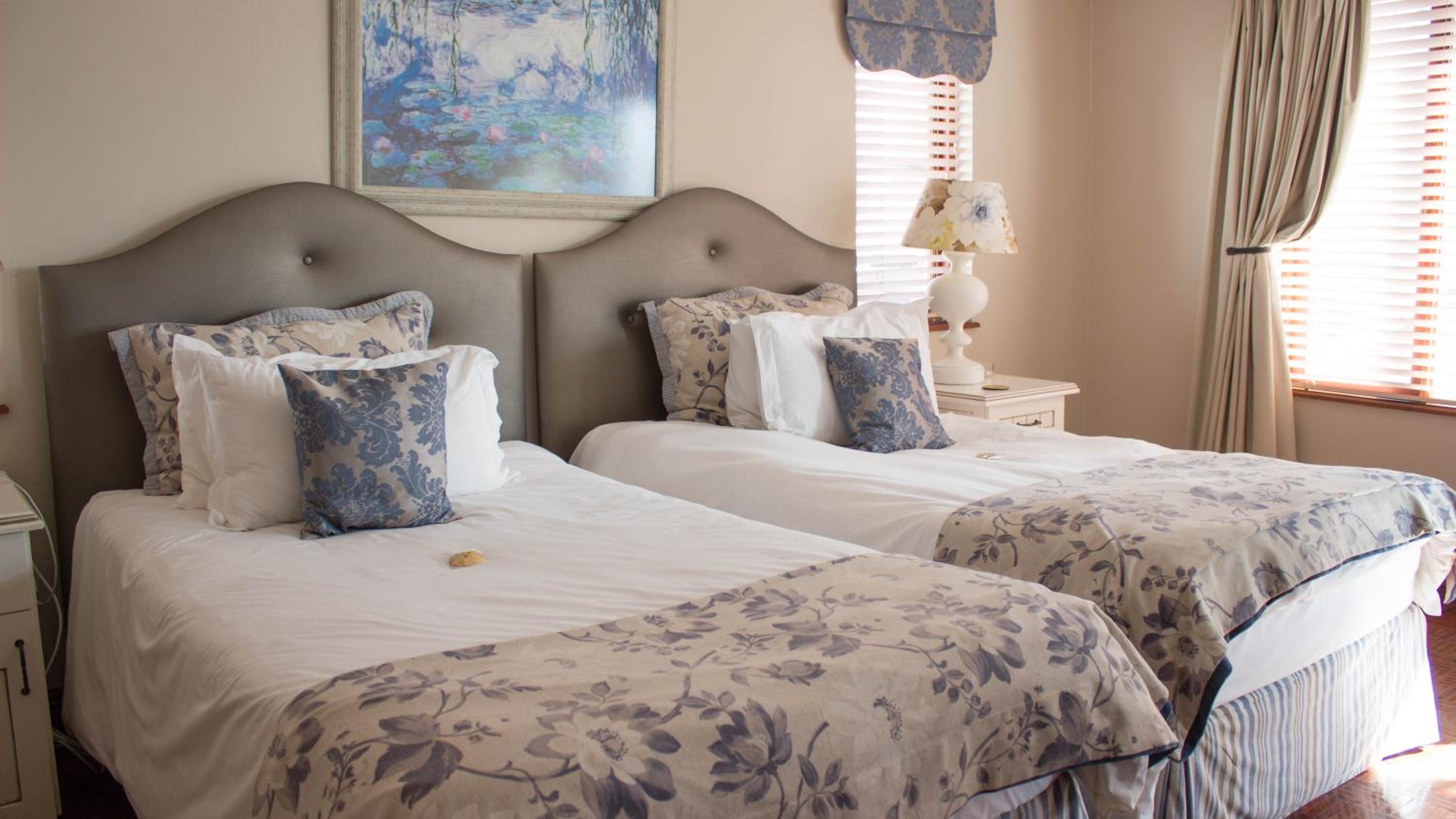 Twin Room with Kitchenette photo 1