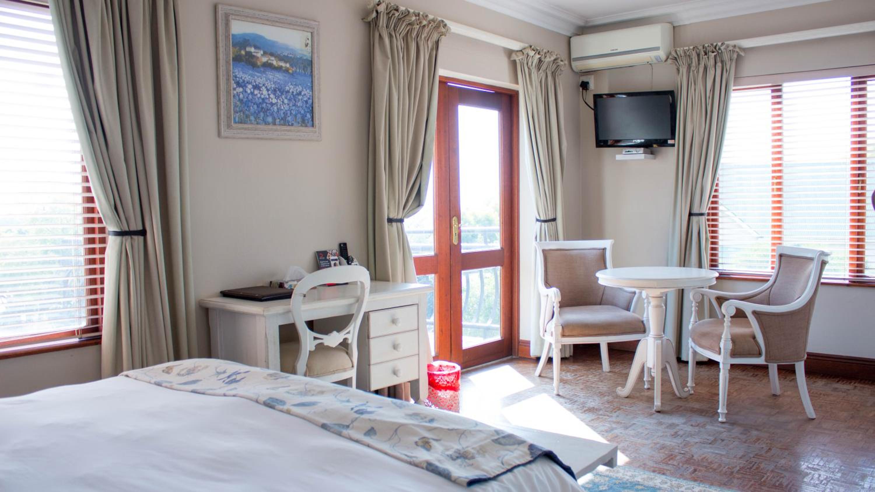 Twin Room with Kitchenette photo 2