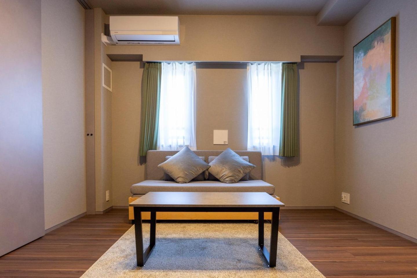 One-Bedroom Apartment photo 3