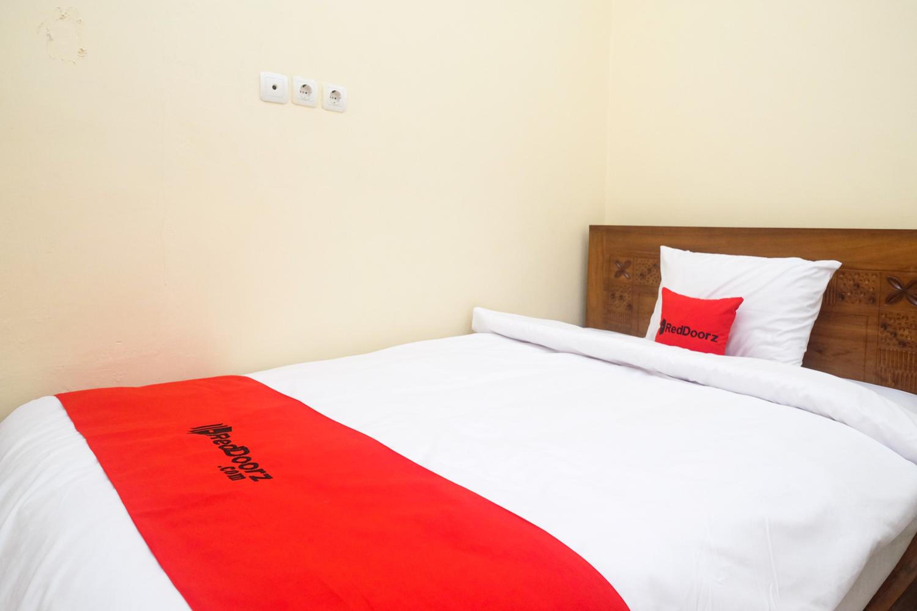 Standard Twin Room - Photo 3