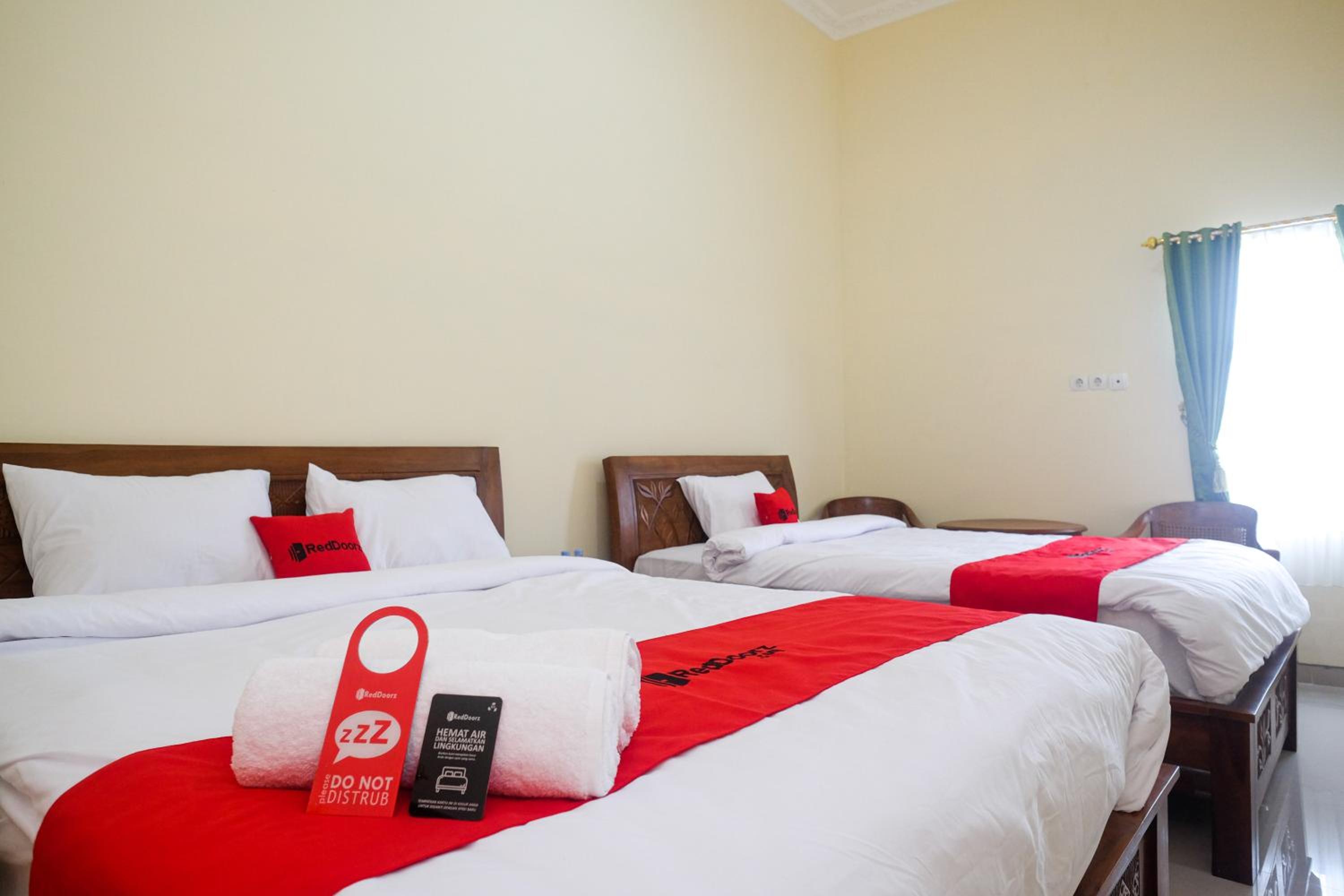 Standard Twin Room - Photo 5
