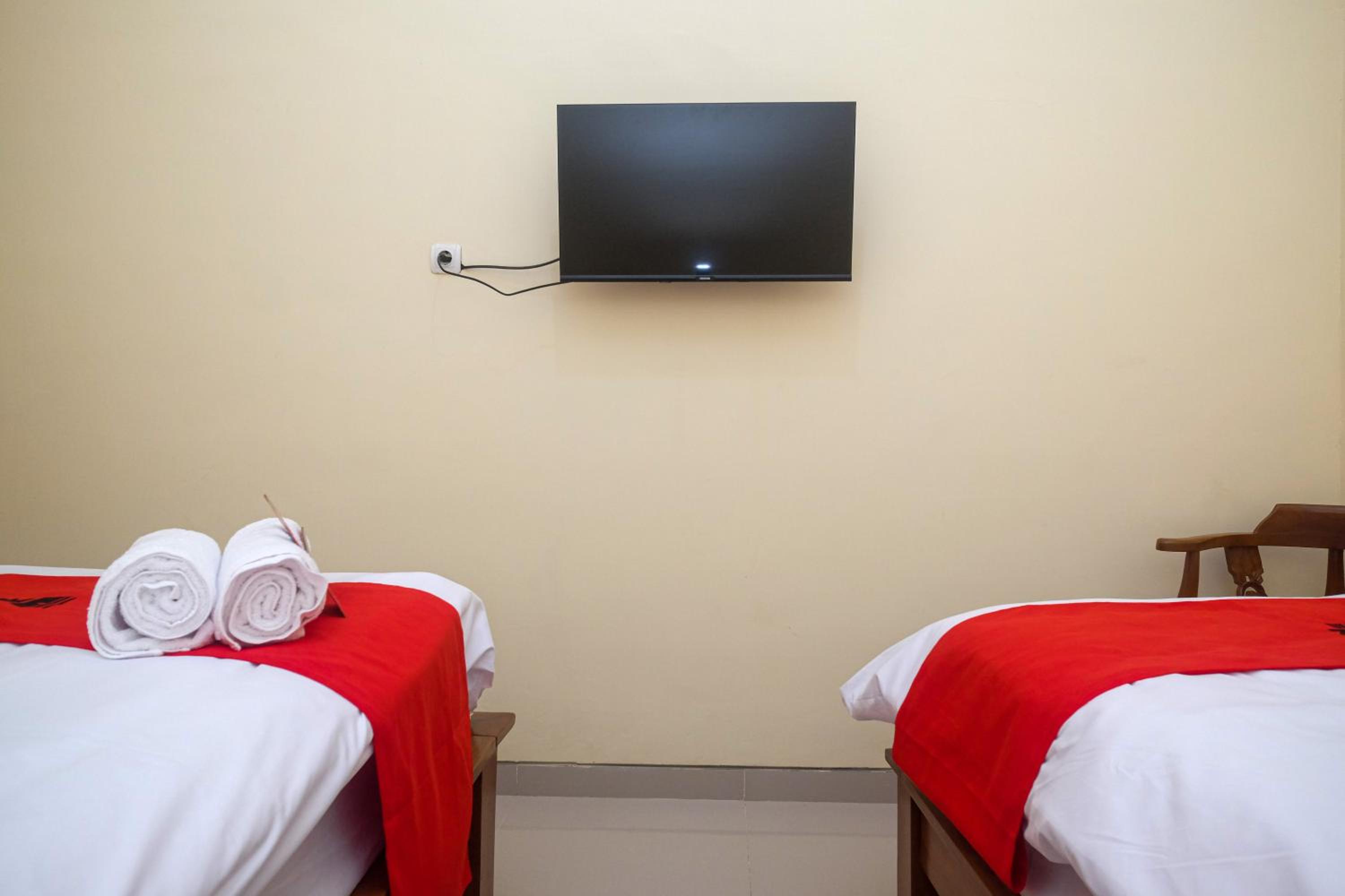 Standard Twin Room - Photo 6