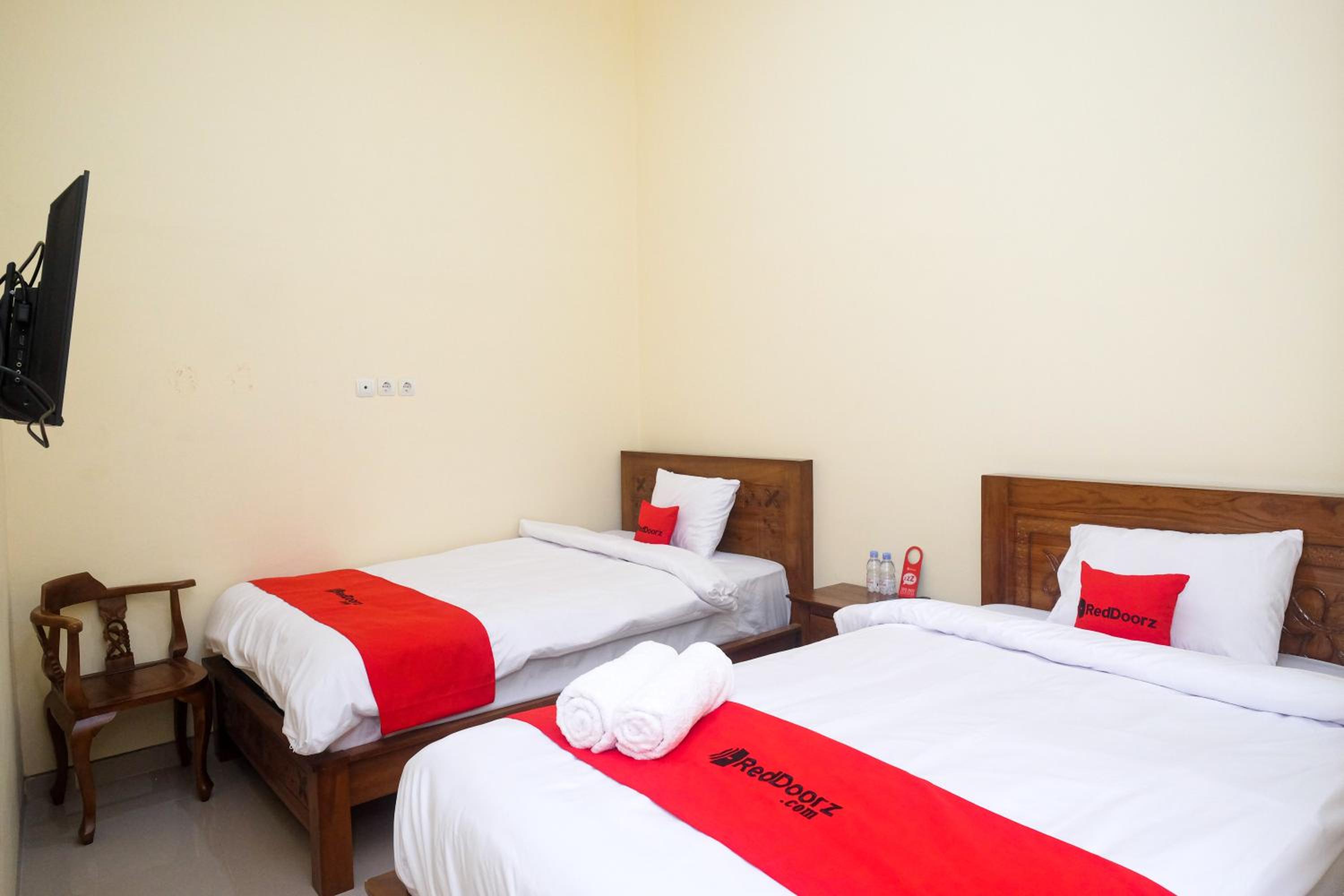 Standard Twin Room - Photo 8