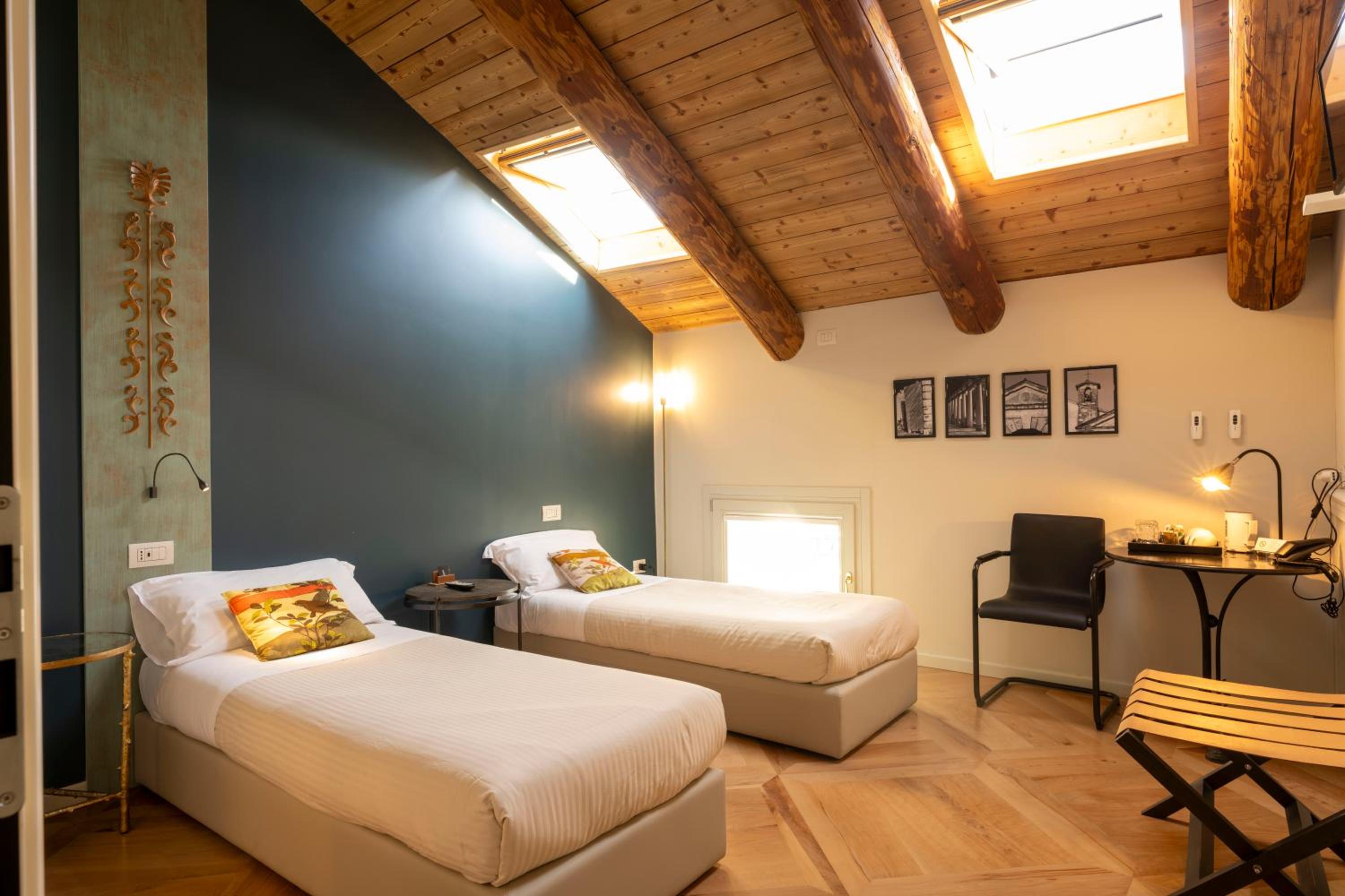 Large Twin Room