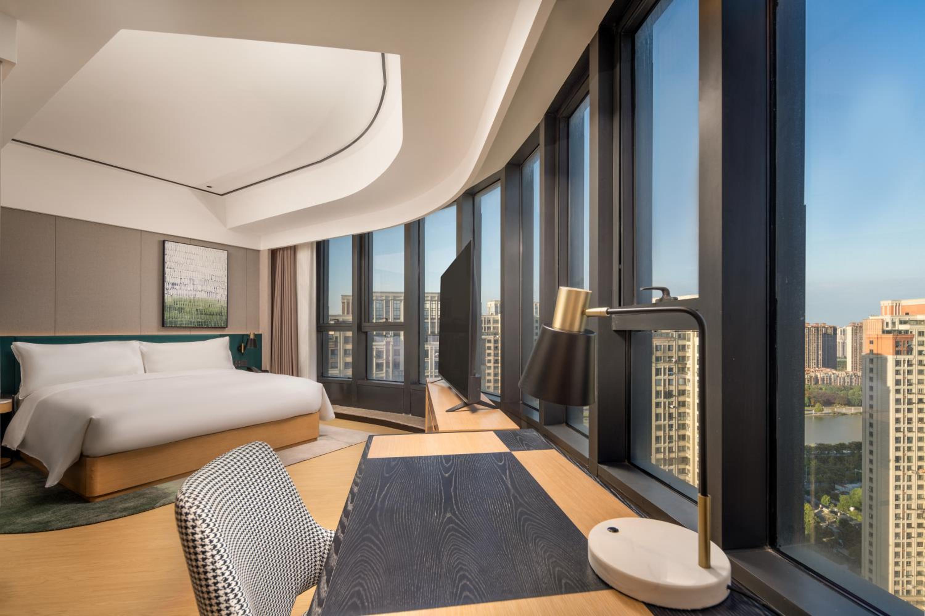 Premium King Room photo 3