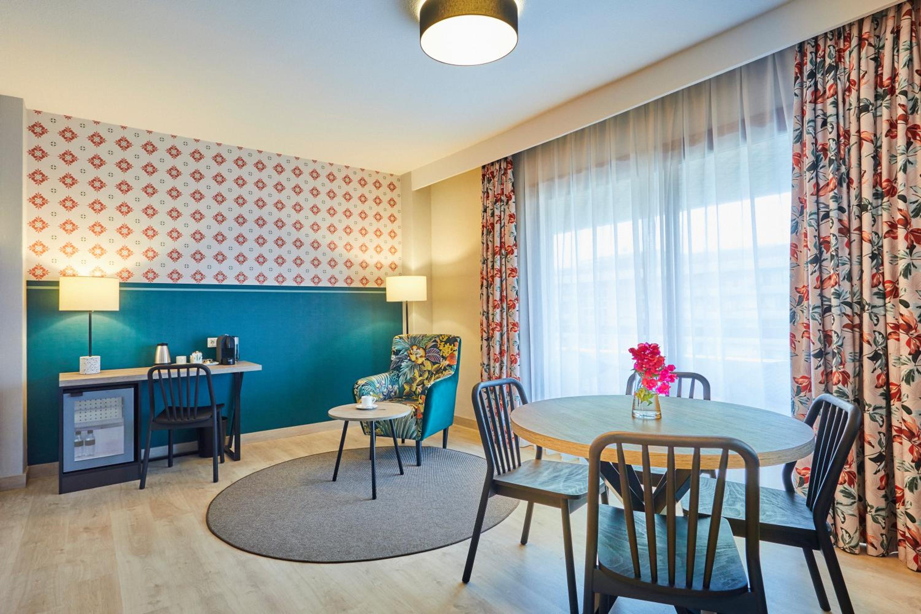 Triple Suite with Terrace thumbnail 6