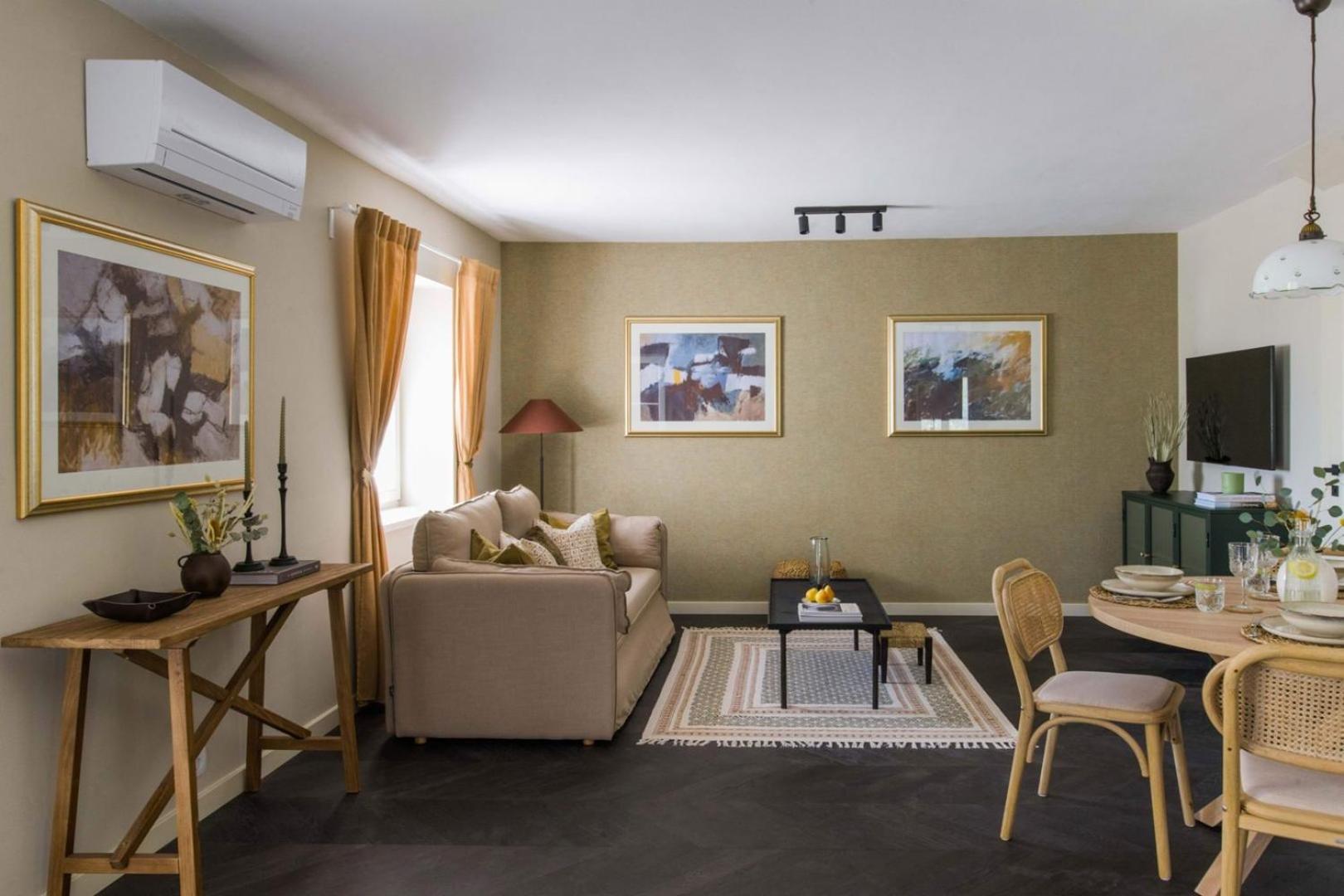 Villa photo 1