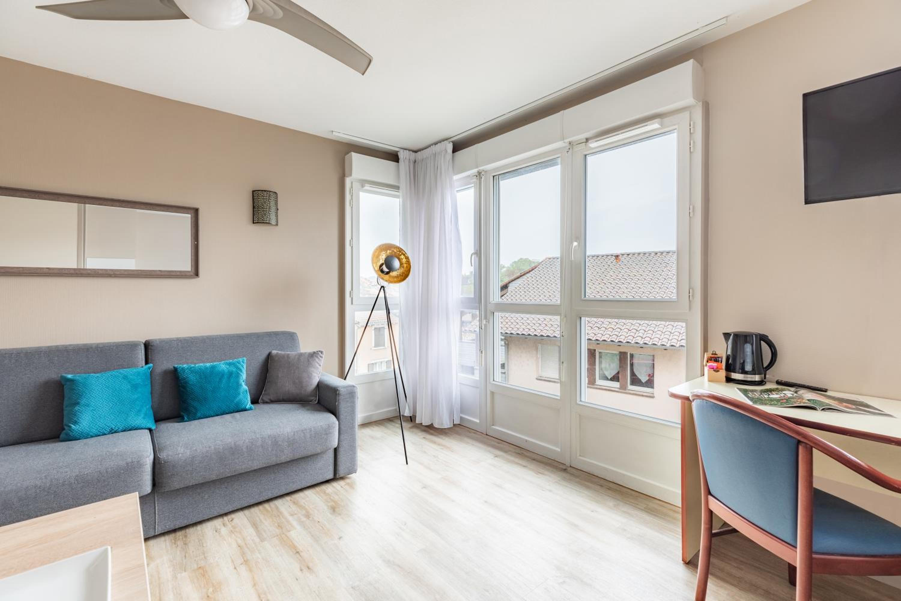 Apartment (4 Adults) - Photo 4
