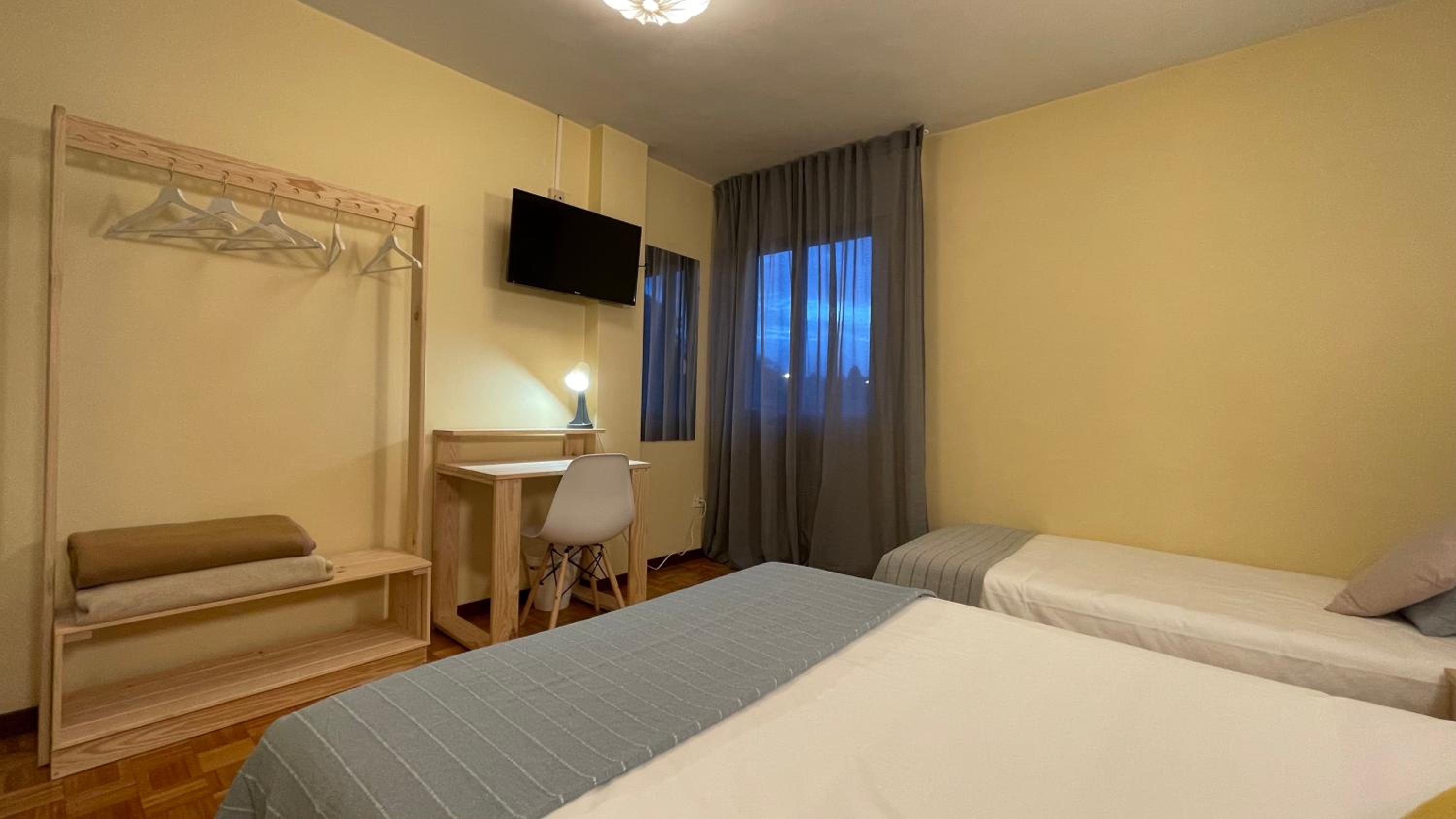 Double Room With Extra Bed photo 2