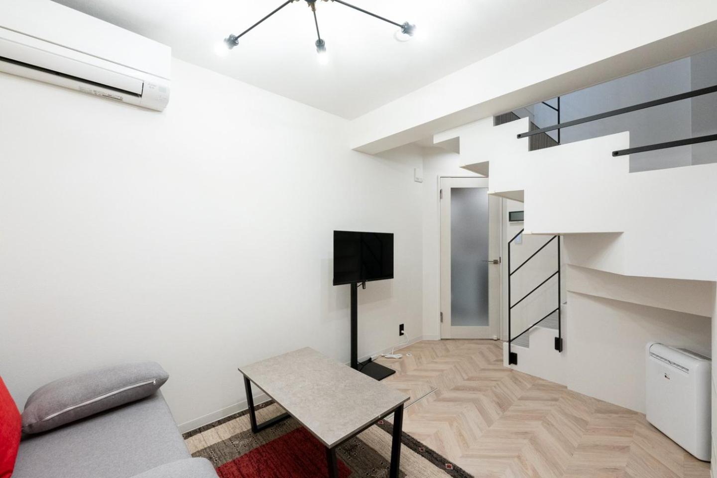One-Bedroom Apartment photo 3