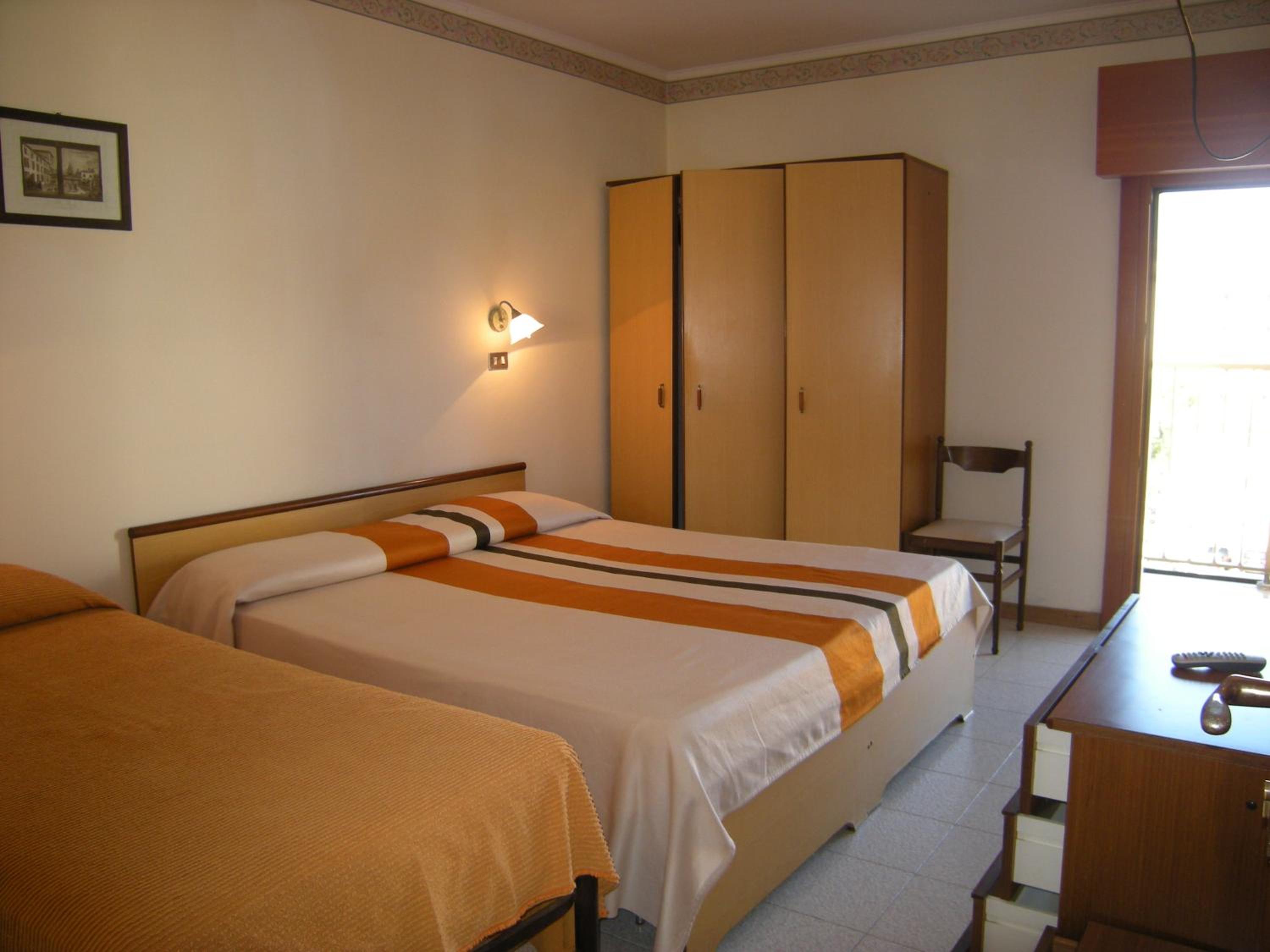 Triple Room - Photo 1