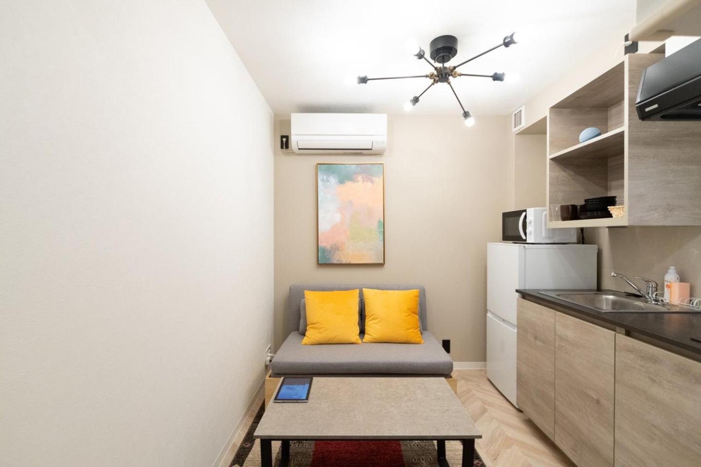 One-Bedroom Apartment photo 1