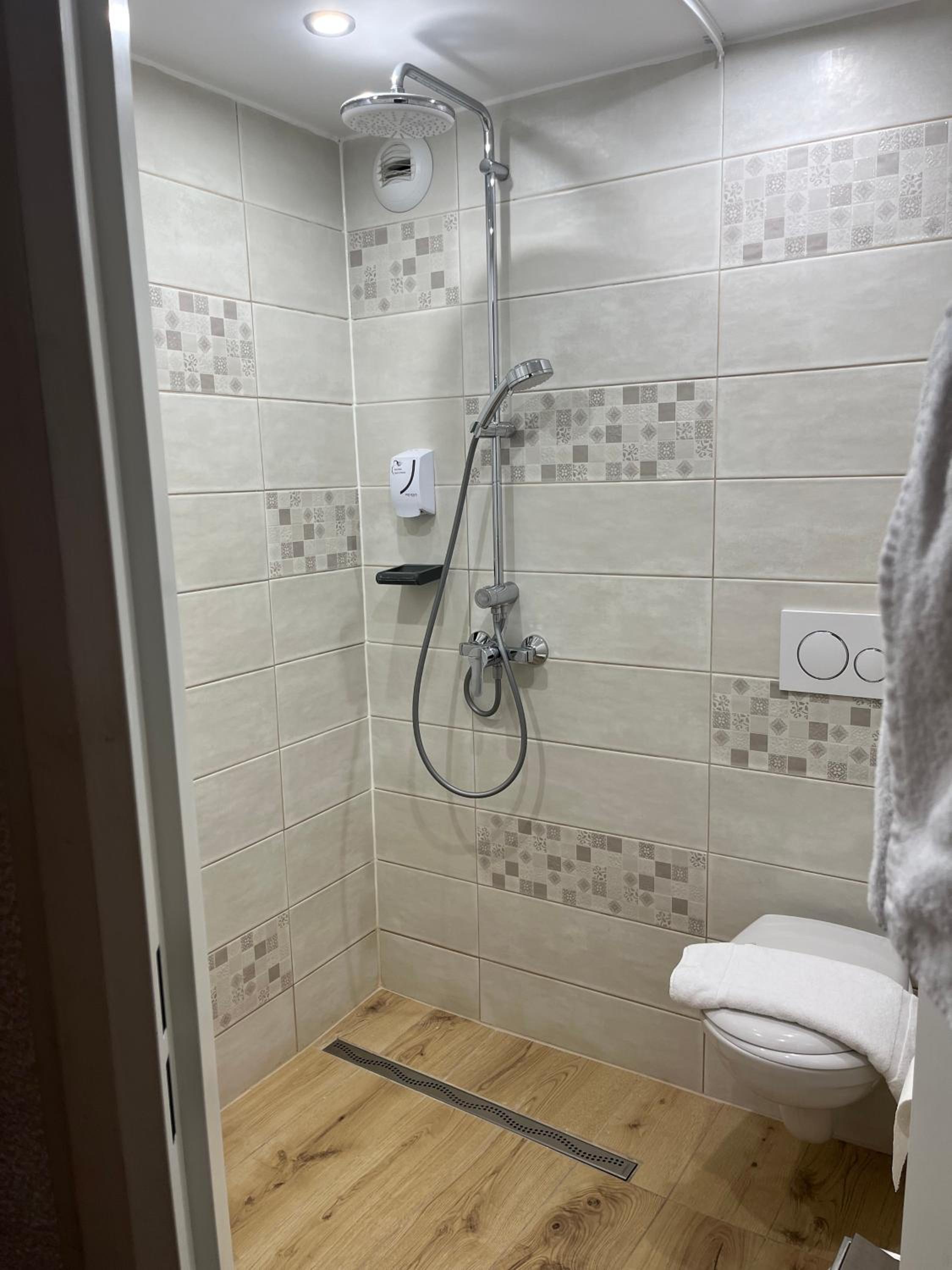 Double Room - Photo 3