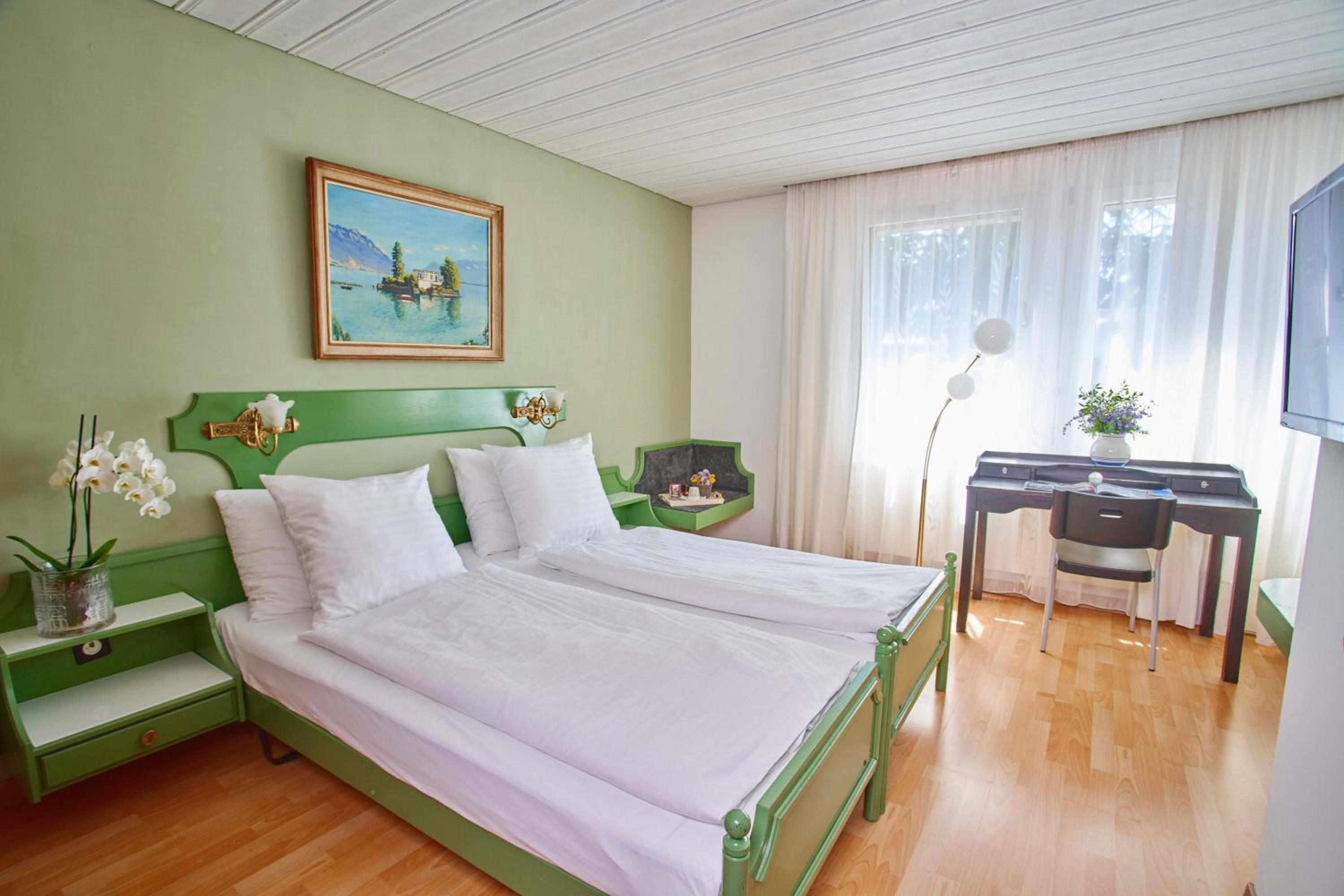 Budget Double Room - Photo 2
