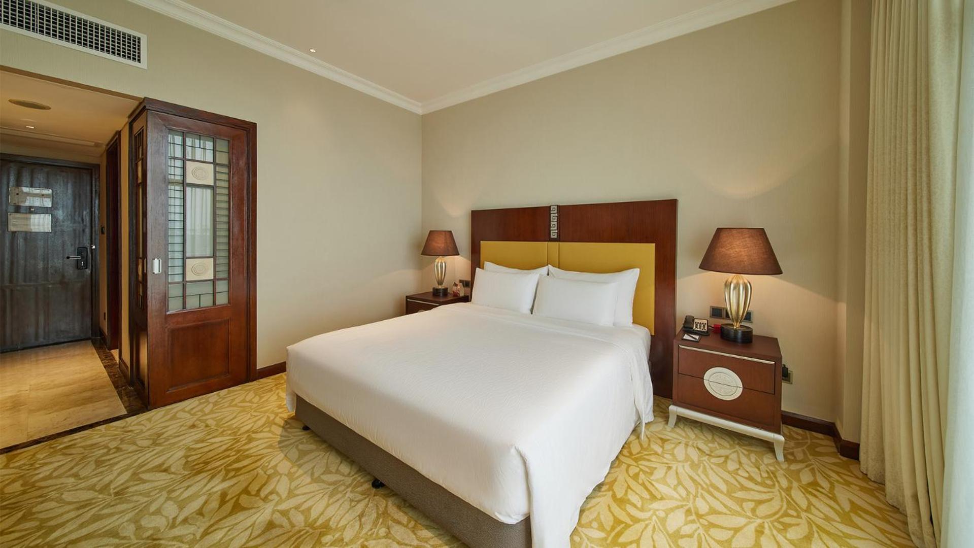 Standard Queen Room