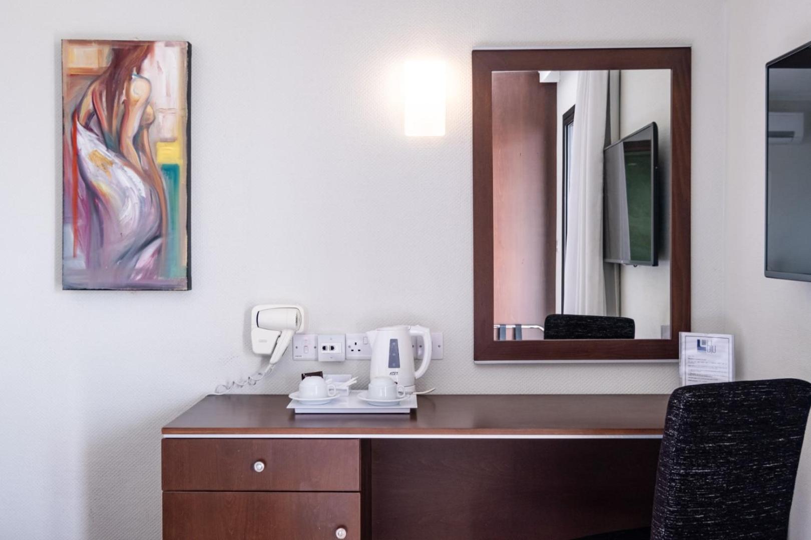 Suite - Photo 9