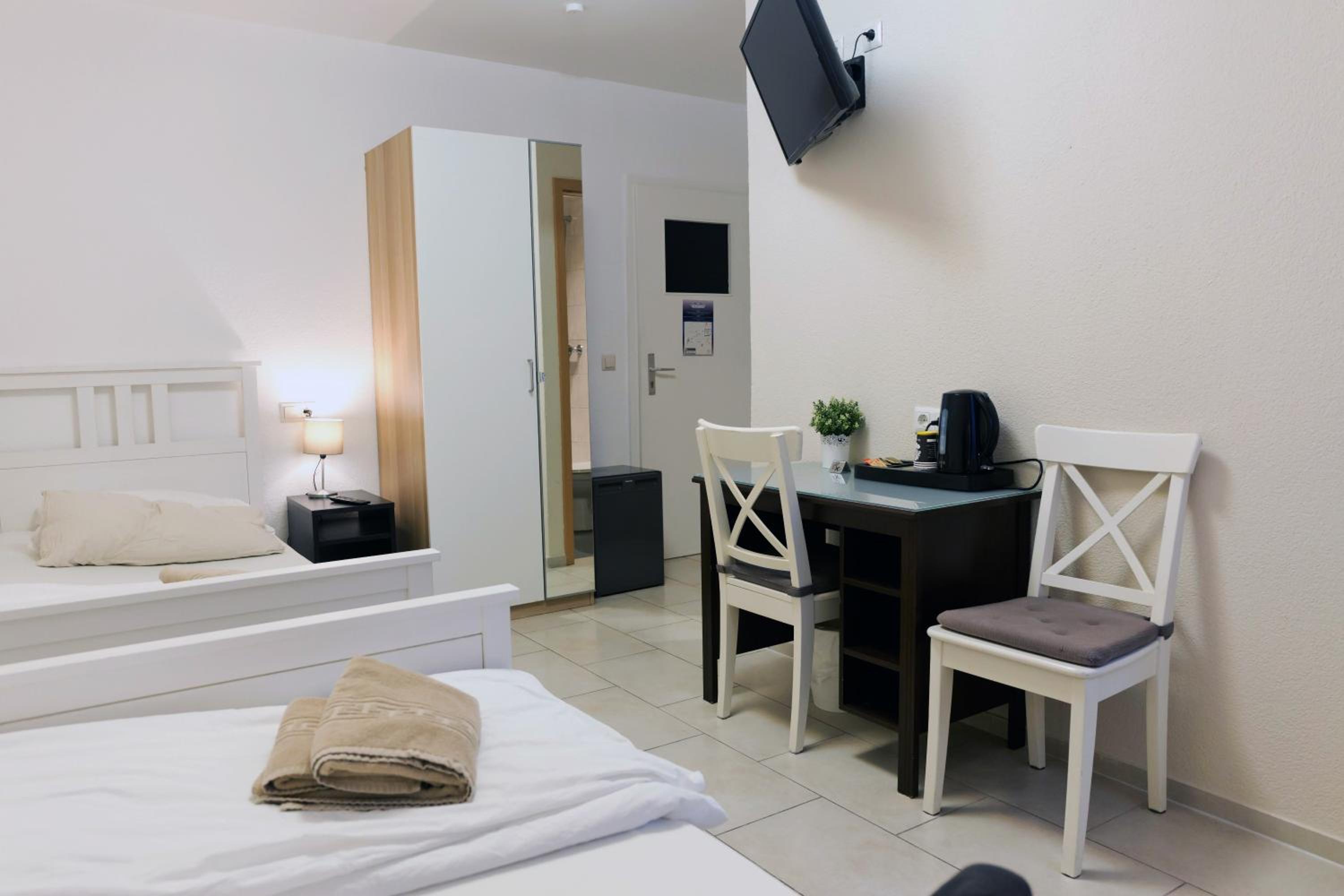 Double or Twin Room photo 2