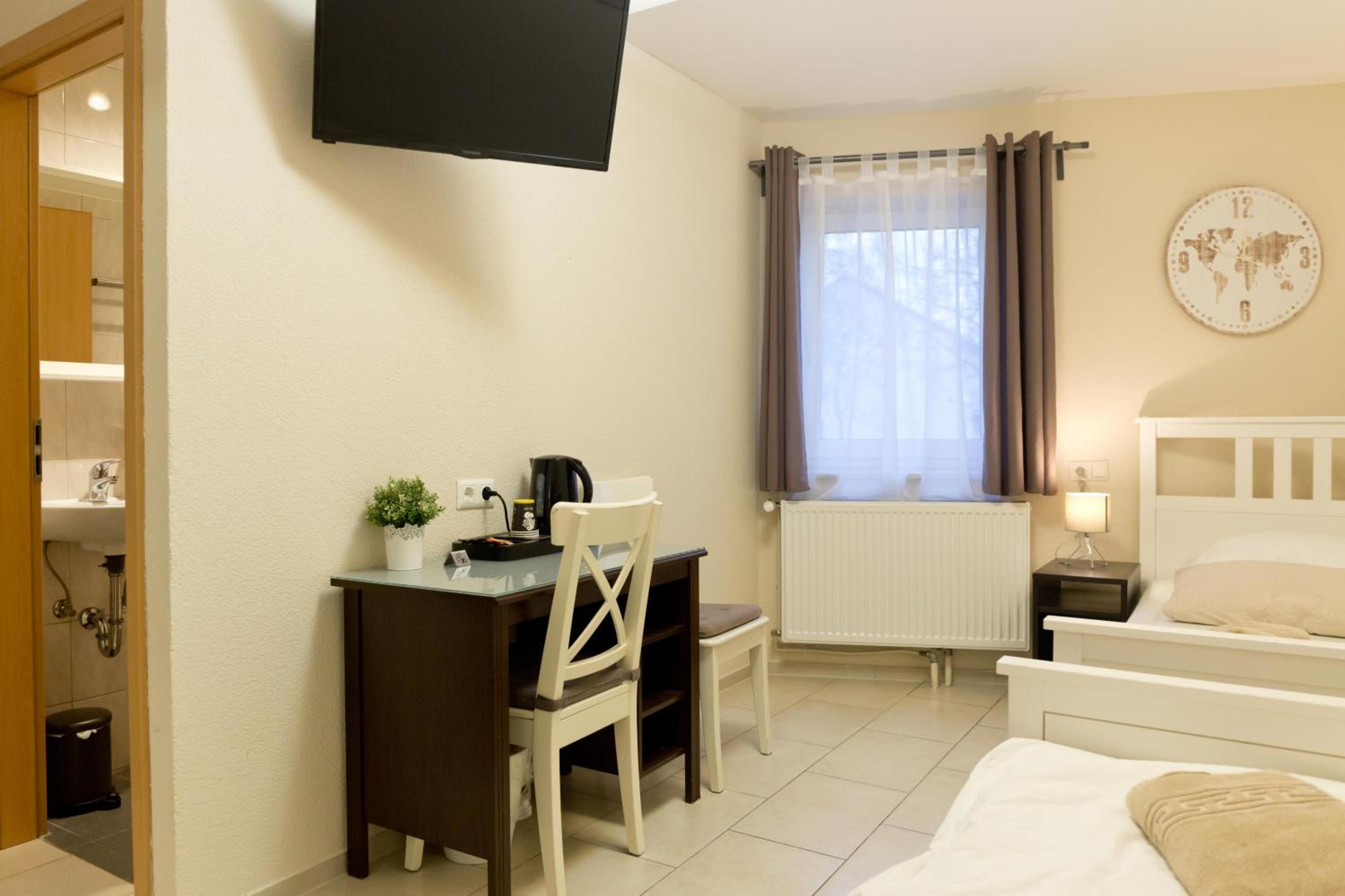 Double or Twin Room photo 3