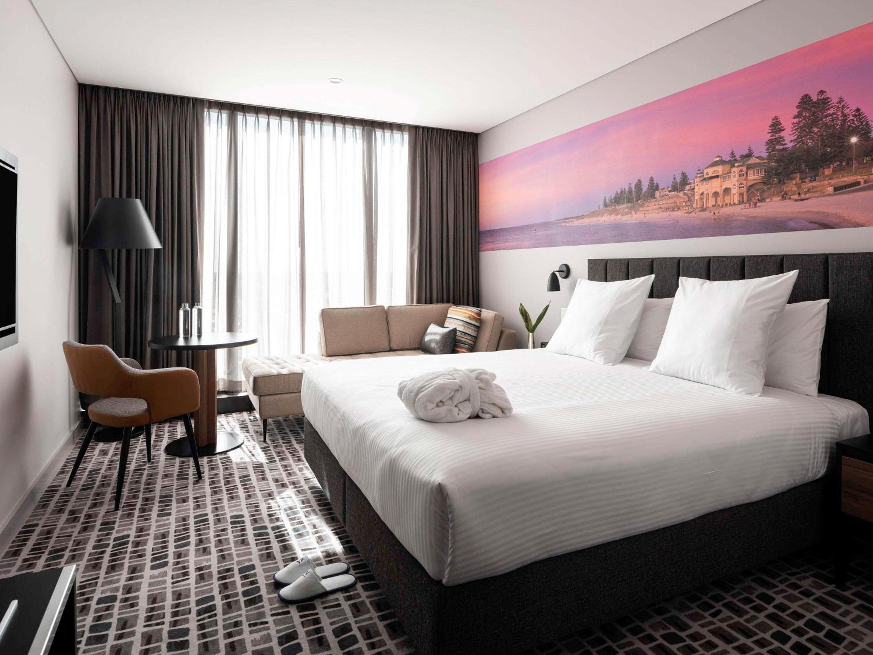 Deluxe King Room - Photo 1
