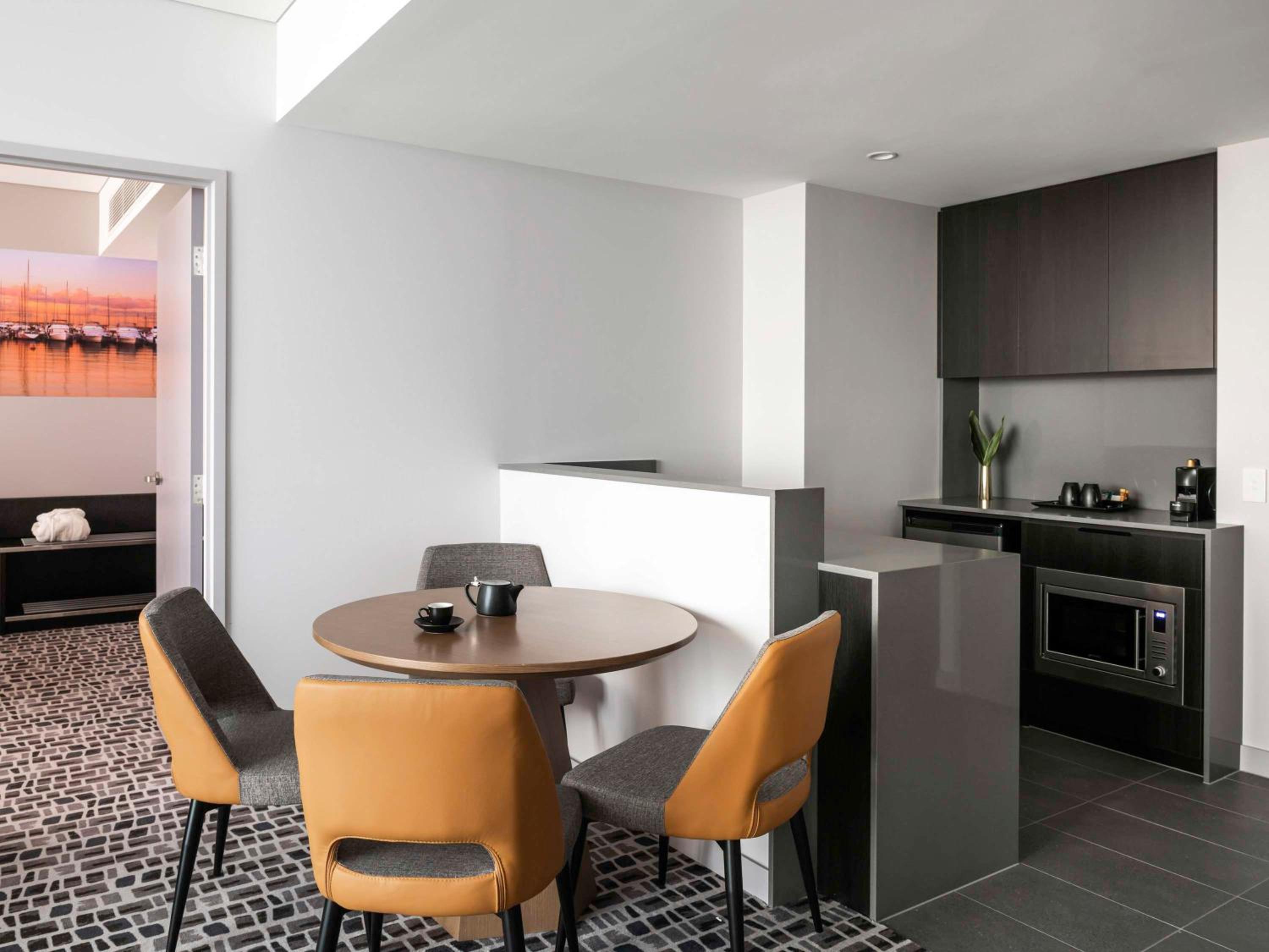 Executive King Suite - Photo 6
