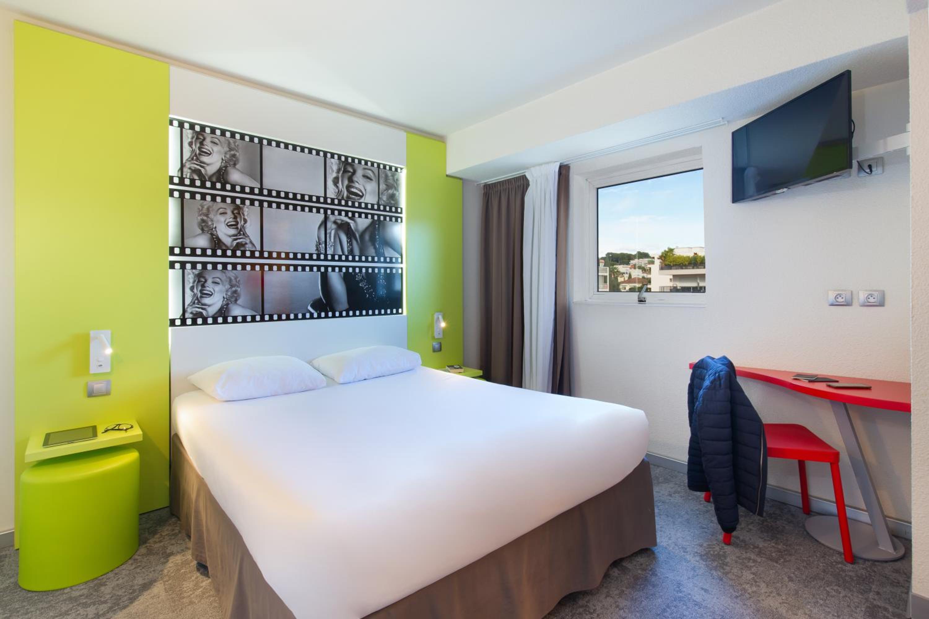 Standard Double Room - Photo 7