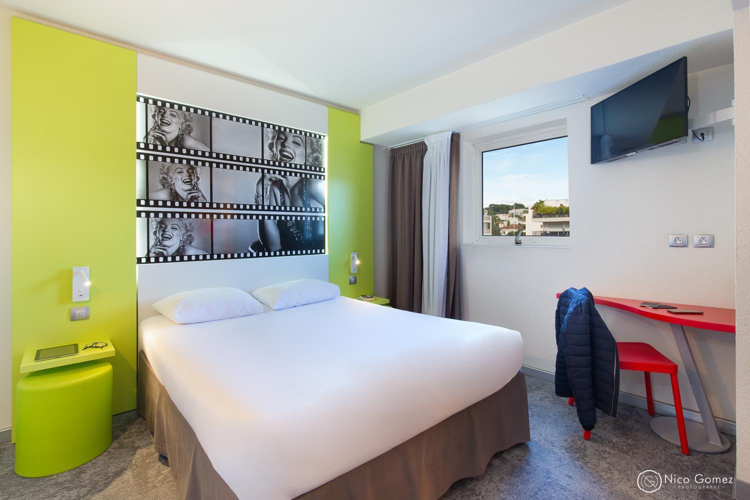 Standard Family Suite with Two Connecting Rooms - Photo 9