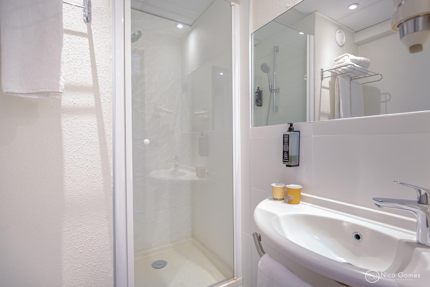 Standard Double Room - Photo 5