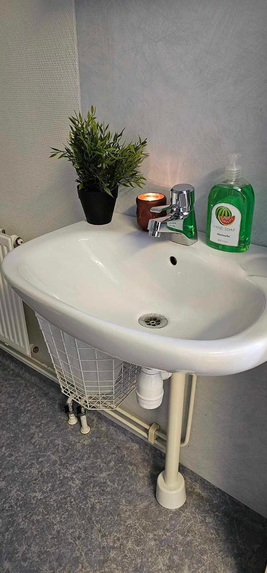 Double Room with Private Bathroom - Photo 21